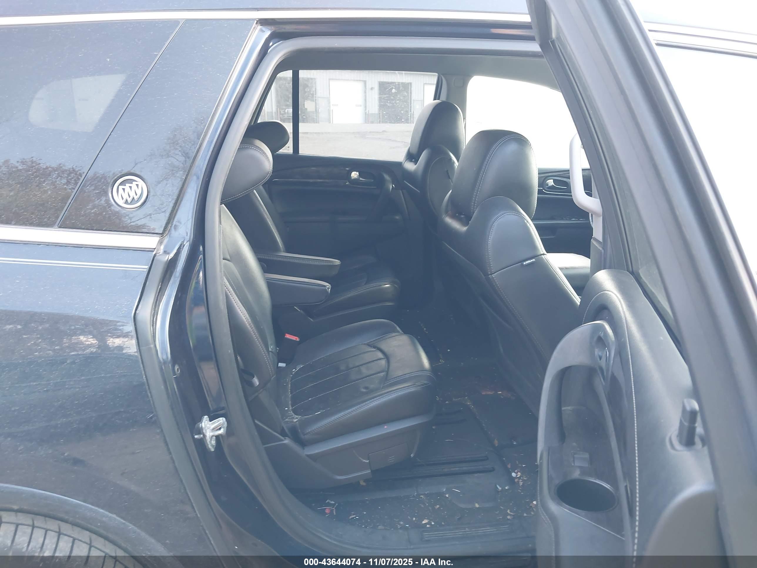 BUICK ENCLAVE image 8