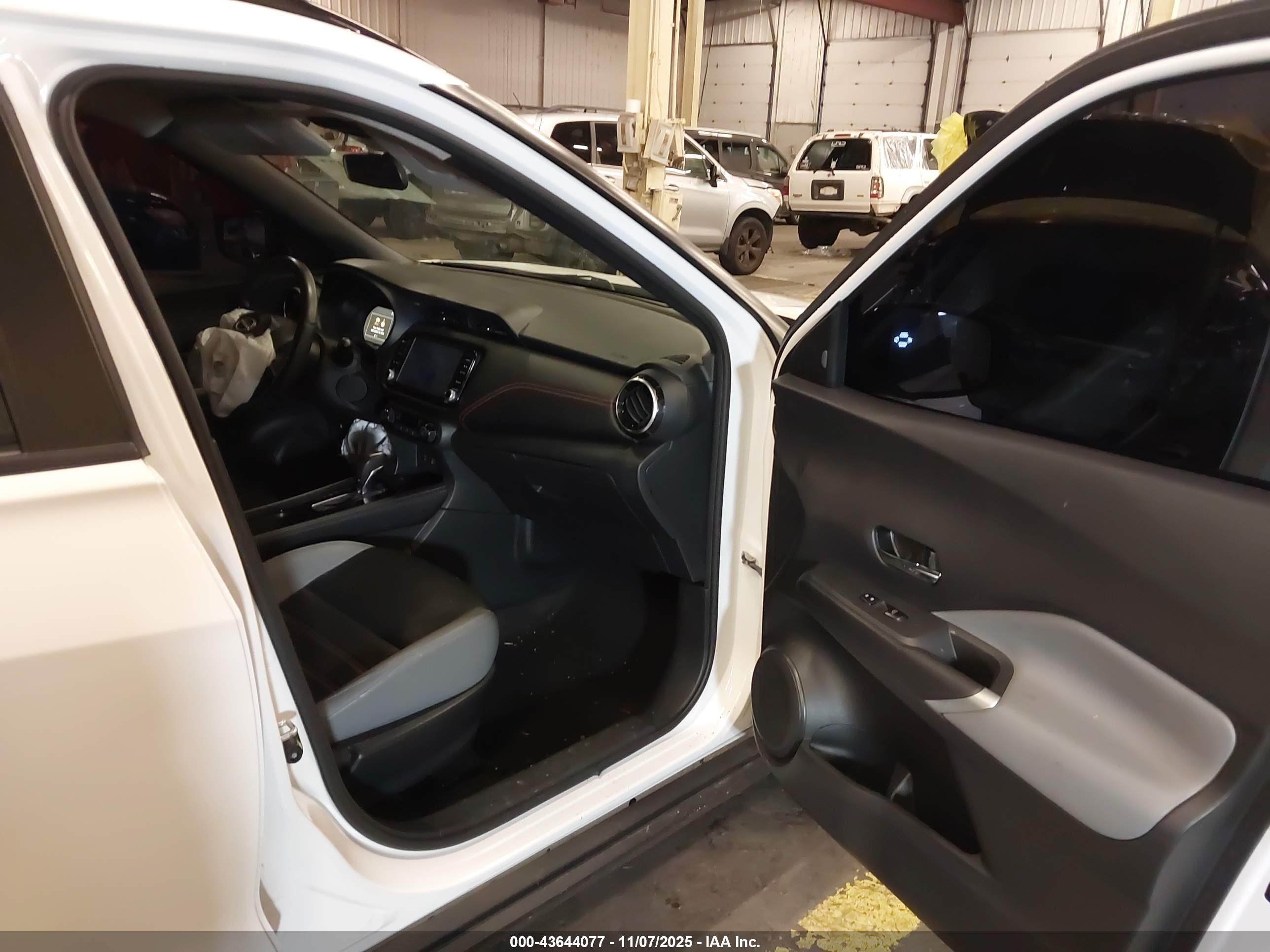 NISSAN KICKS image 5
