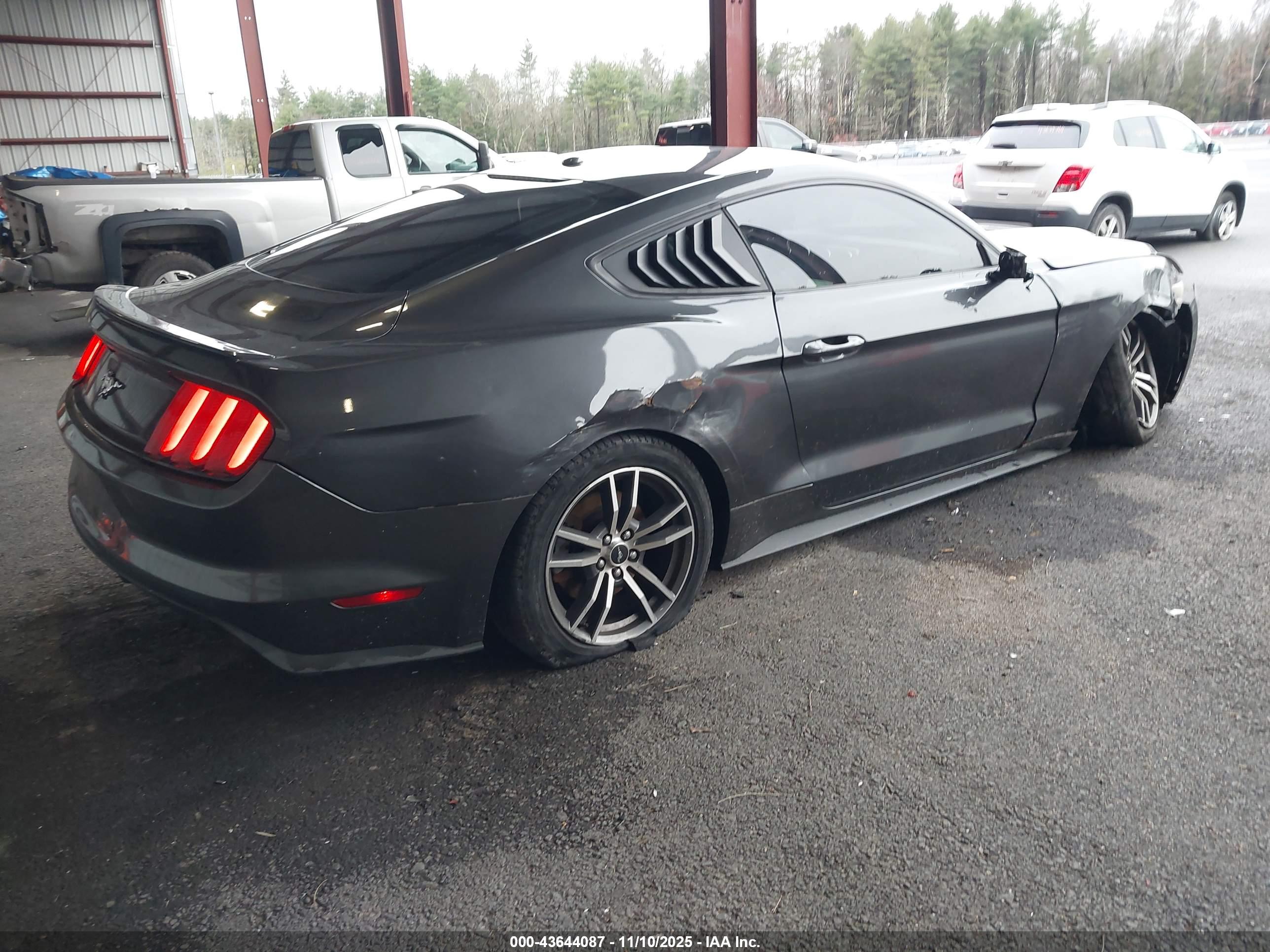FORD MUSTANG image 4