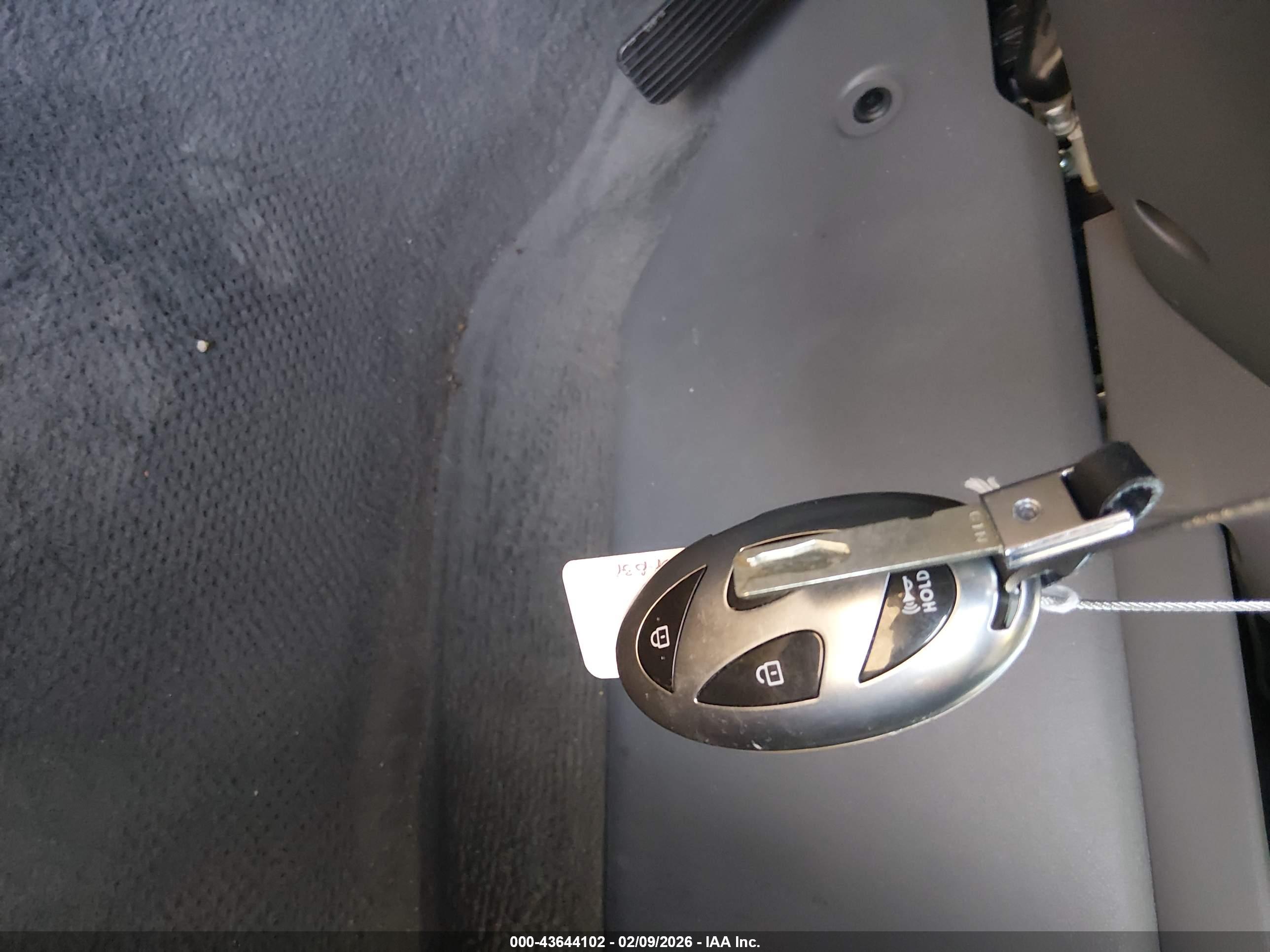 HYUNDAI ELANTRA image 11