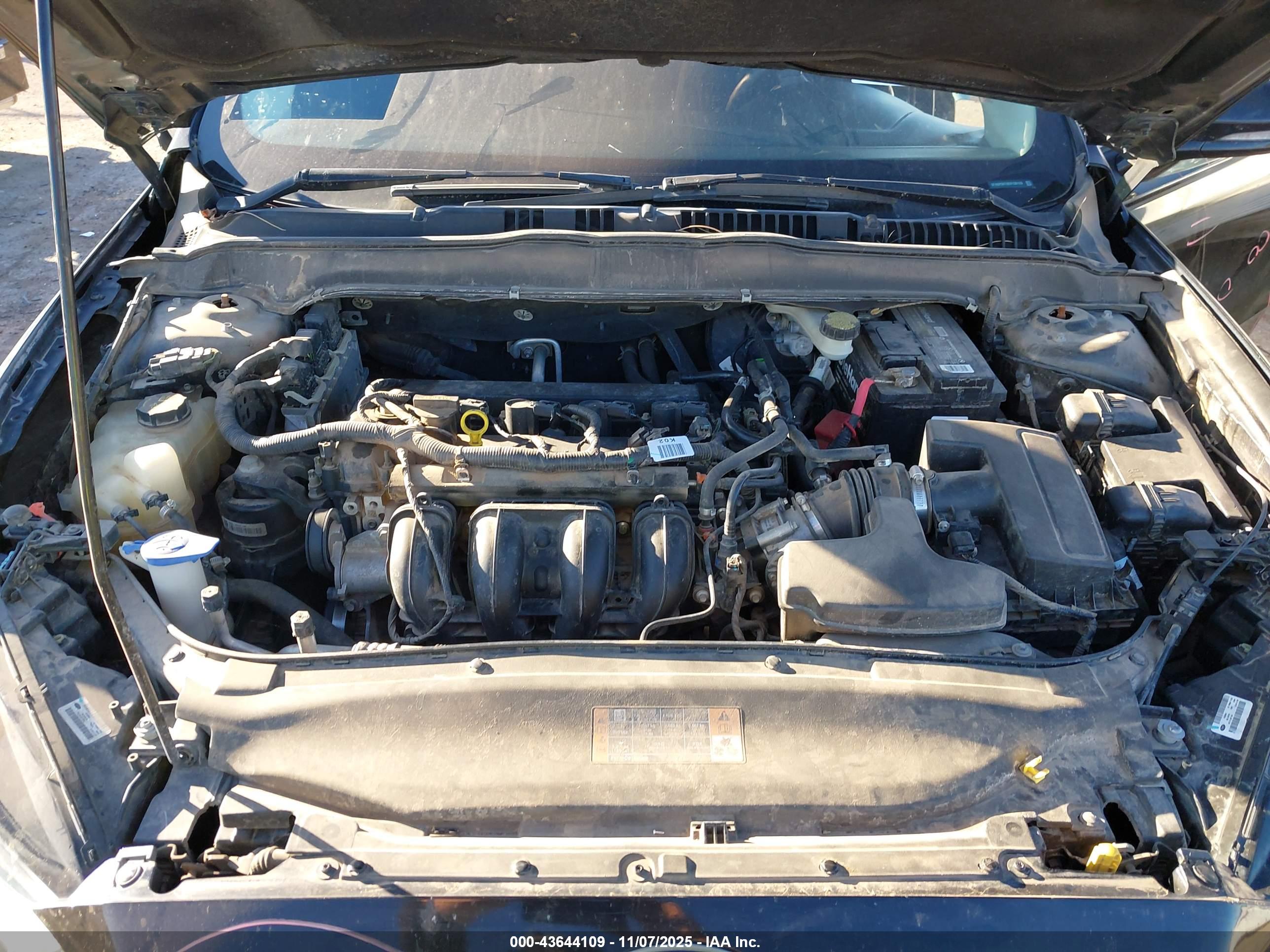 FORD FUSION image 10