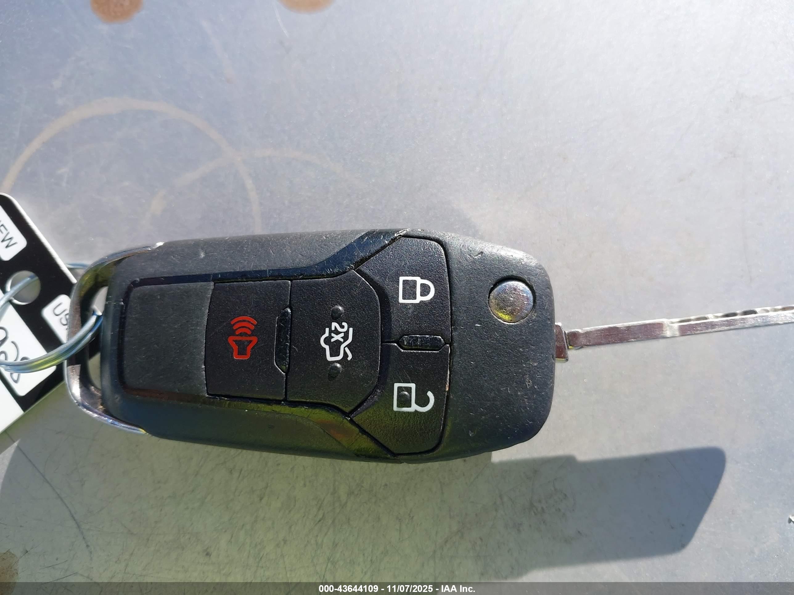 FORD FUSION image 11