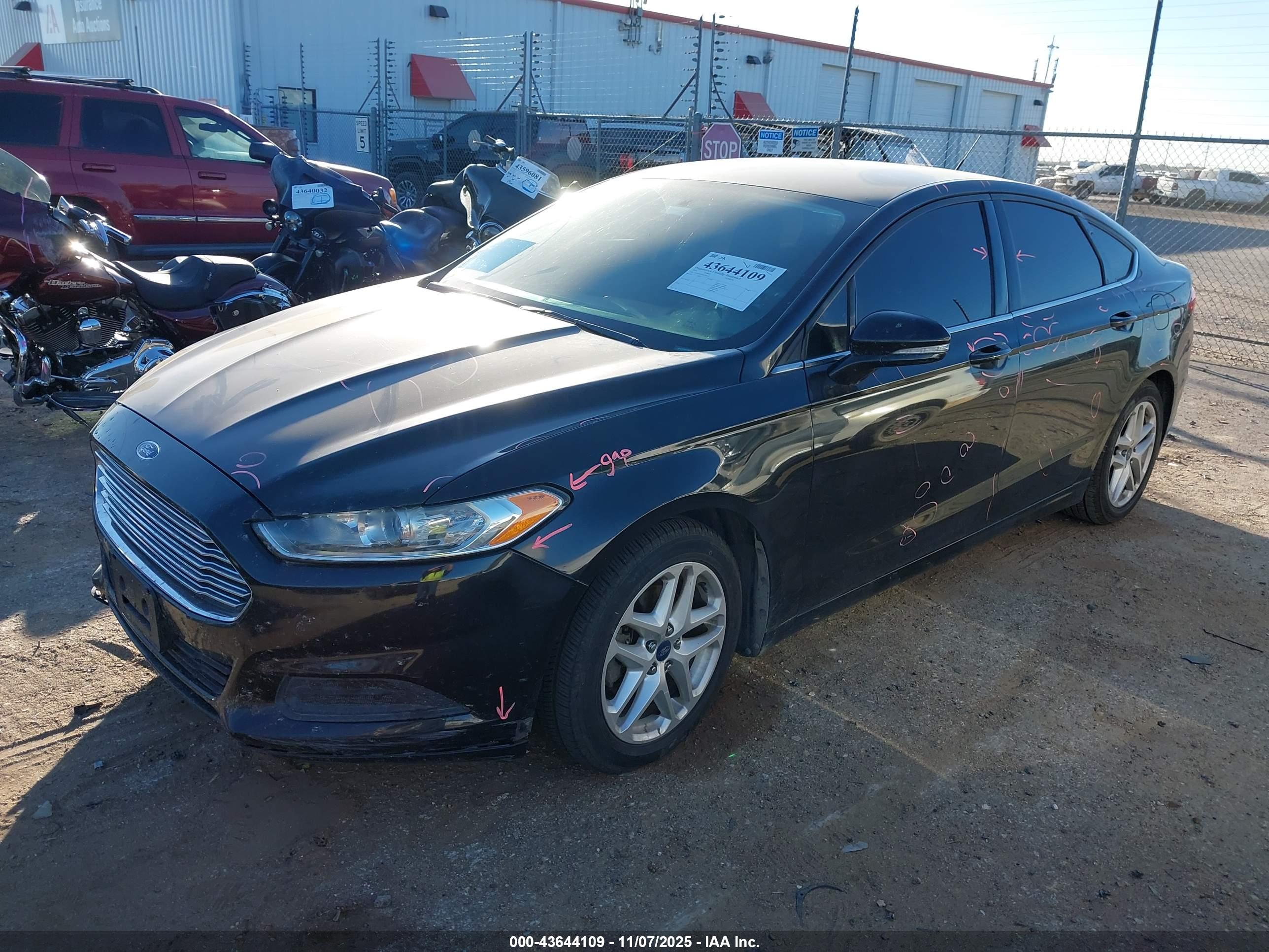 FORD FUSION image 2