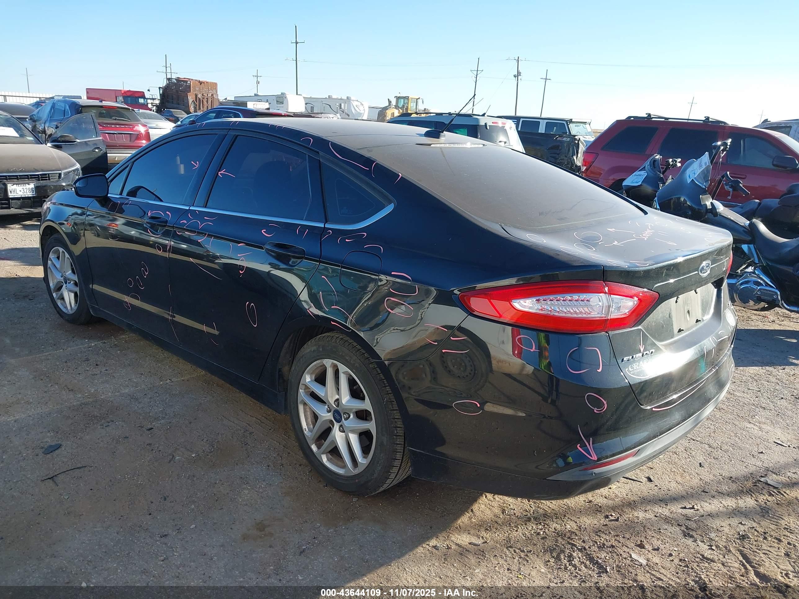 FORD FUSION image 3
