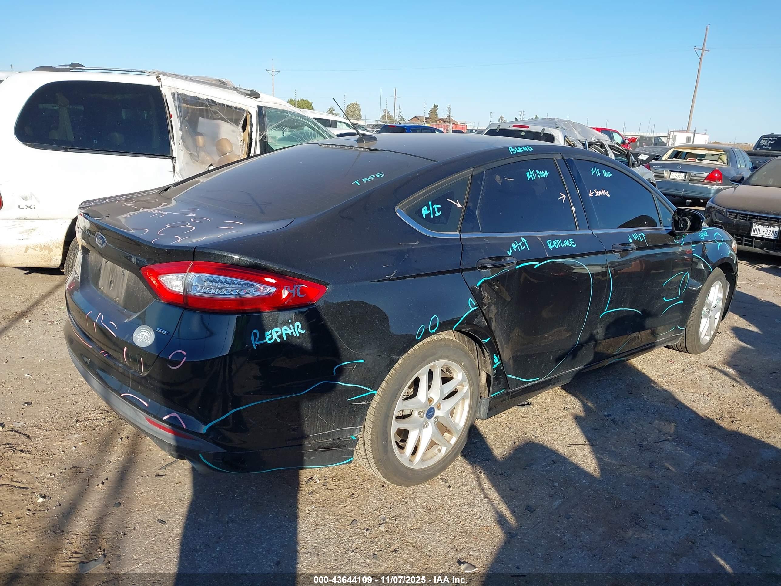 FORD FUSION image 4