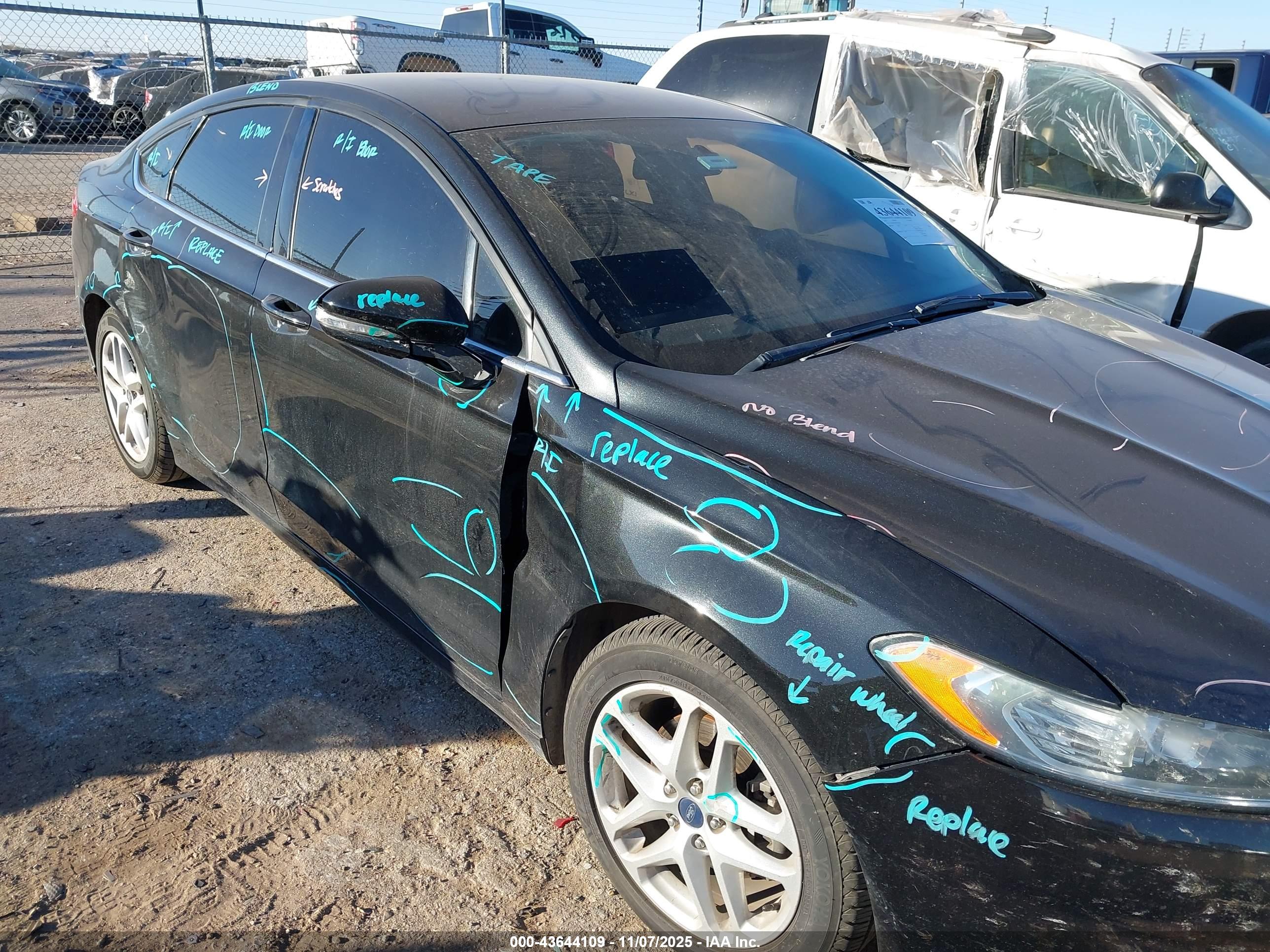 FORD FUSION image 6
