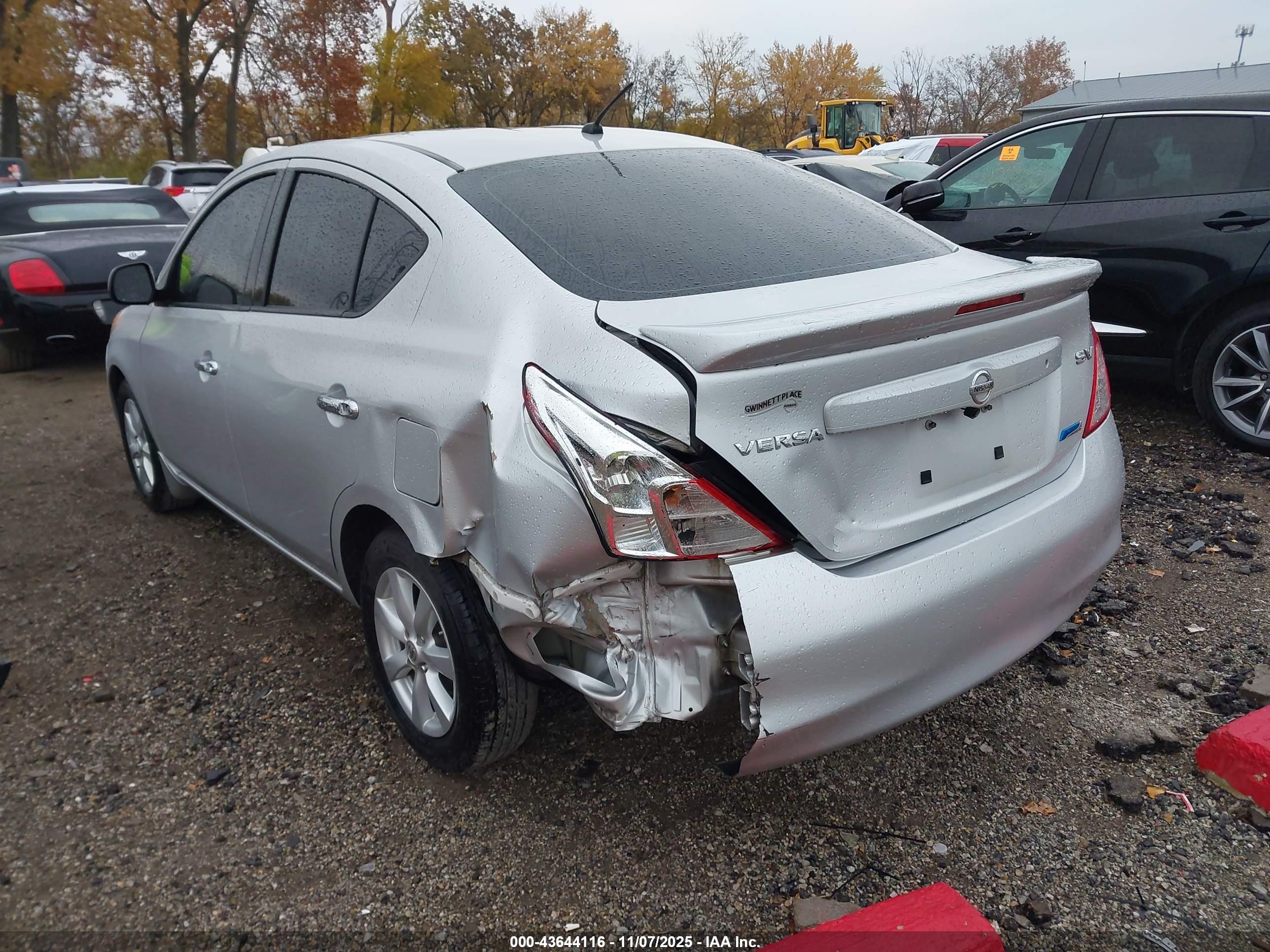 NISSAN VERSA image 3