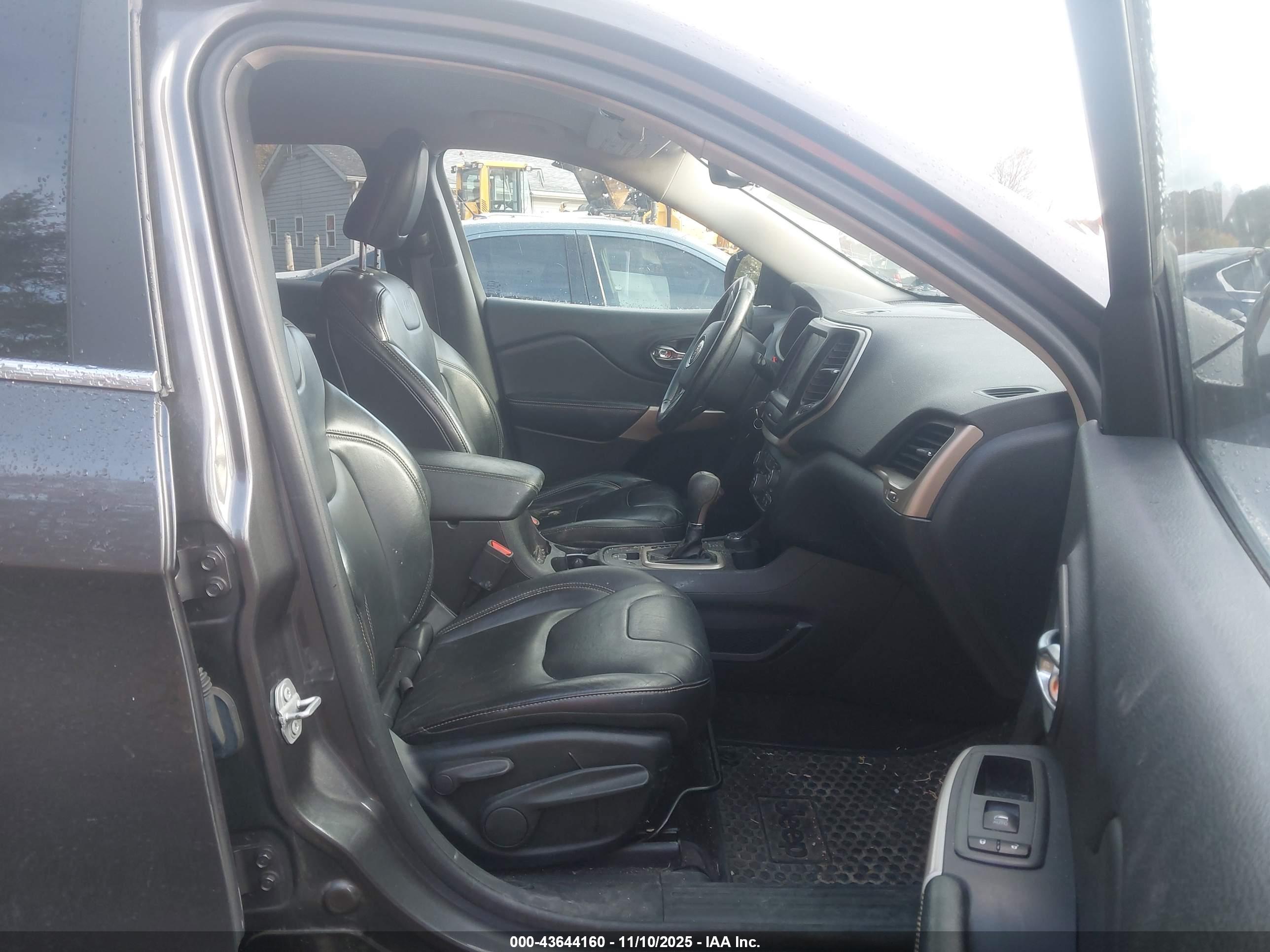 JEEP CHEROKEE image 5