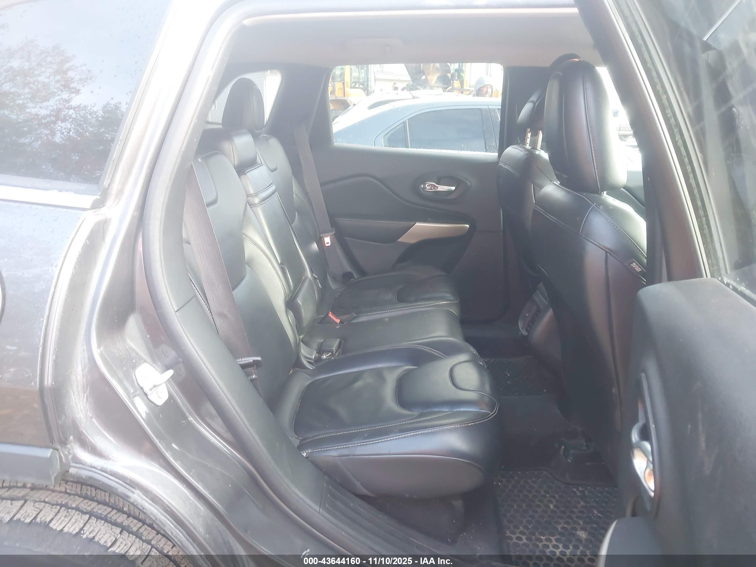 JEEP CHEROKEE image 8