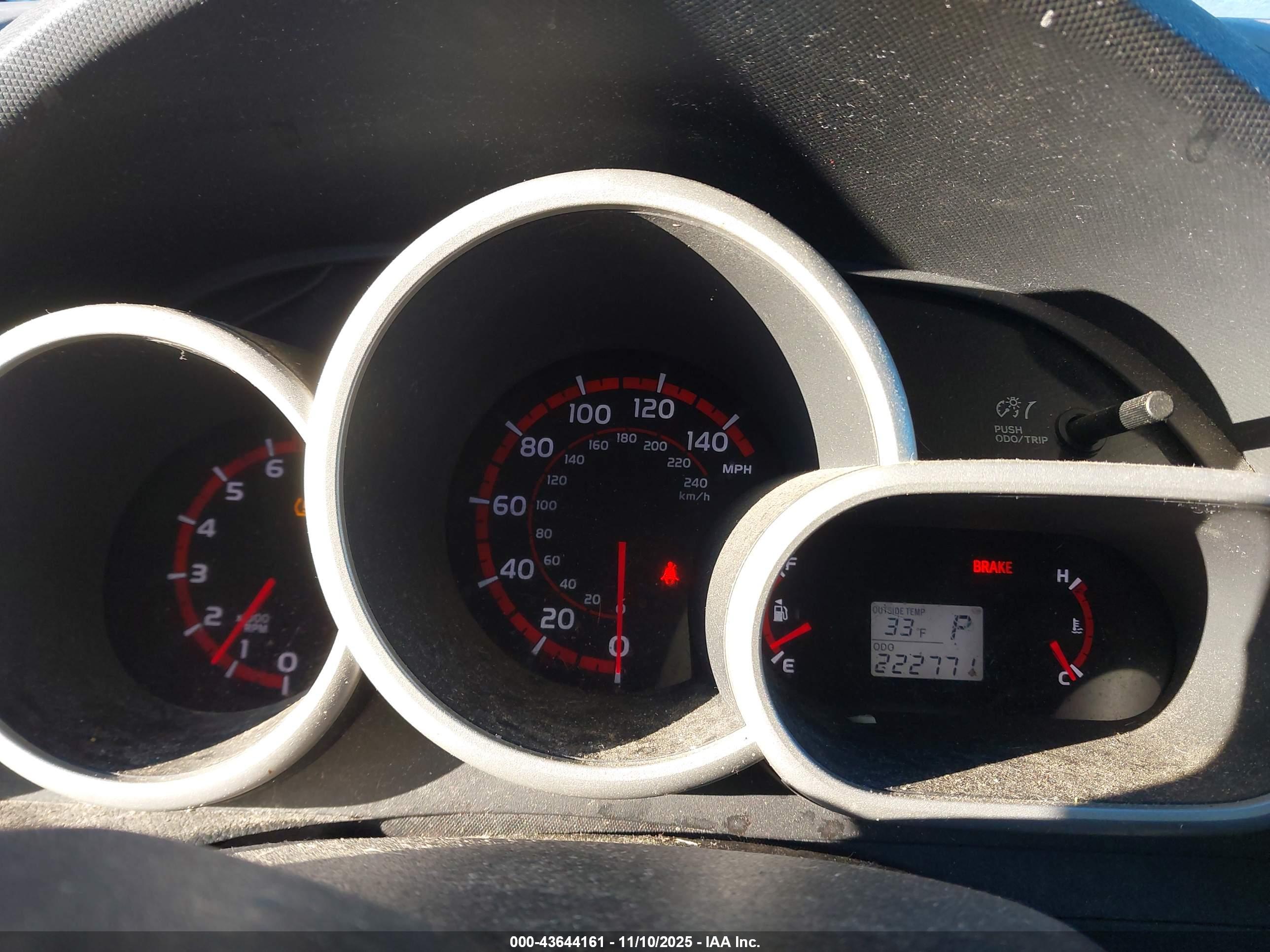 PONTIAC VIBE image 7