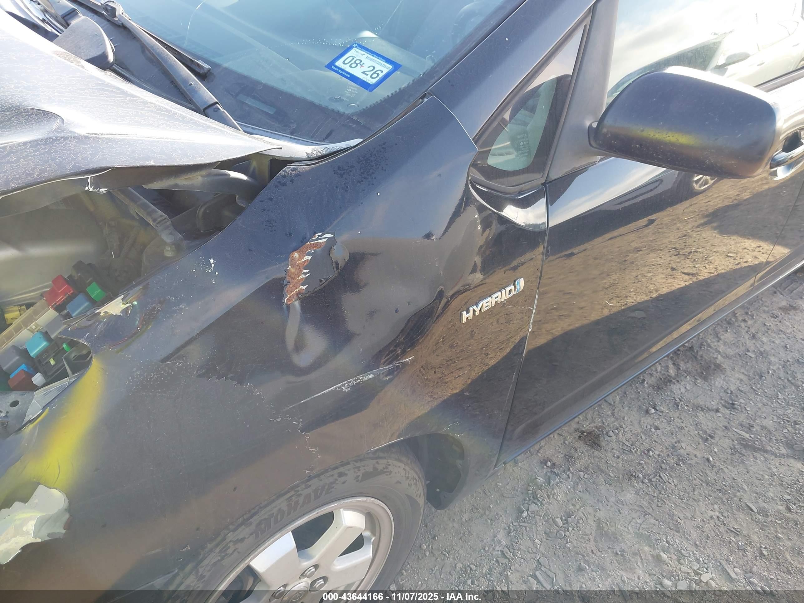 TOYOTA PRIUS image 6