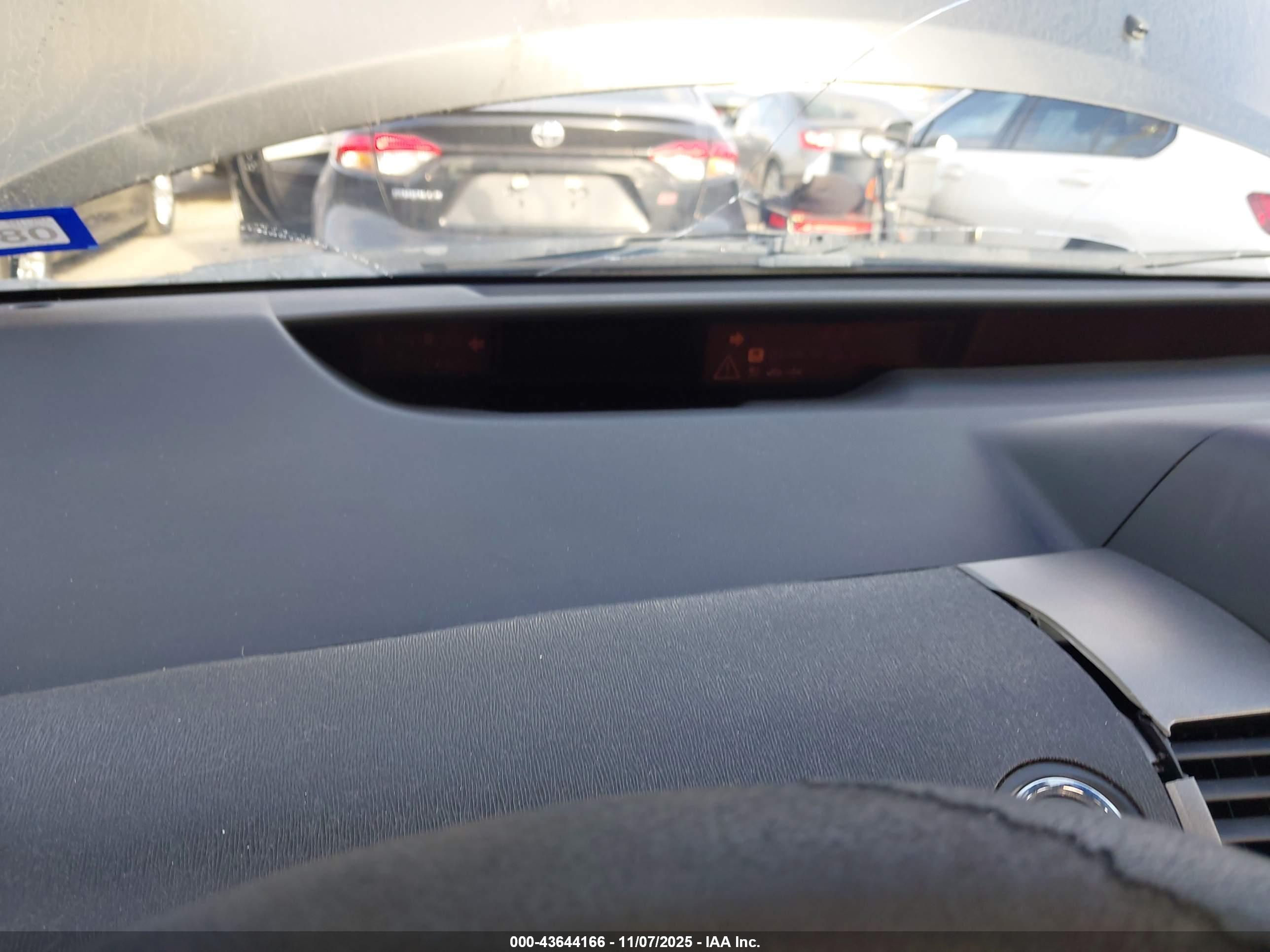 TOYOTA PRIUS image 7