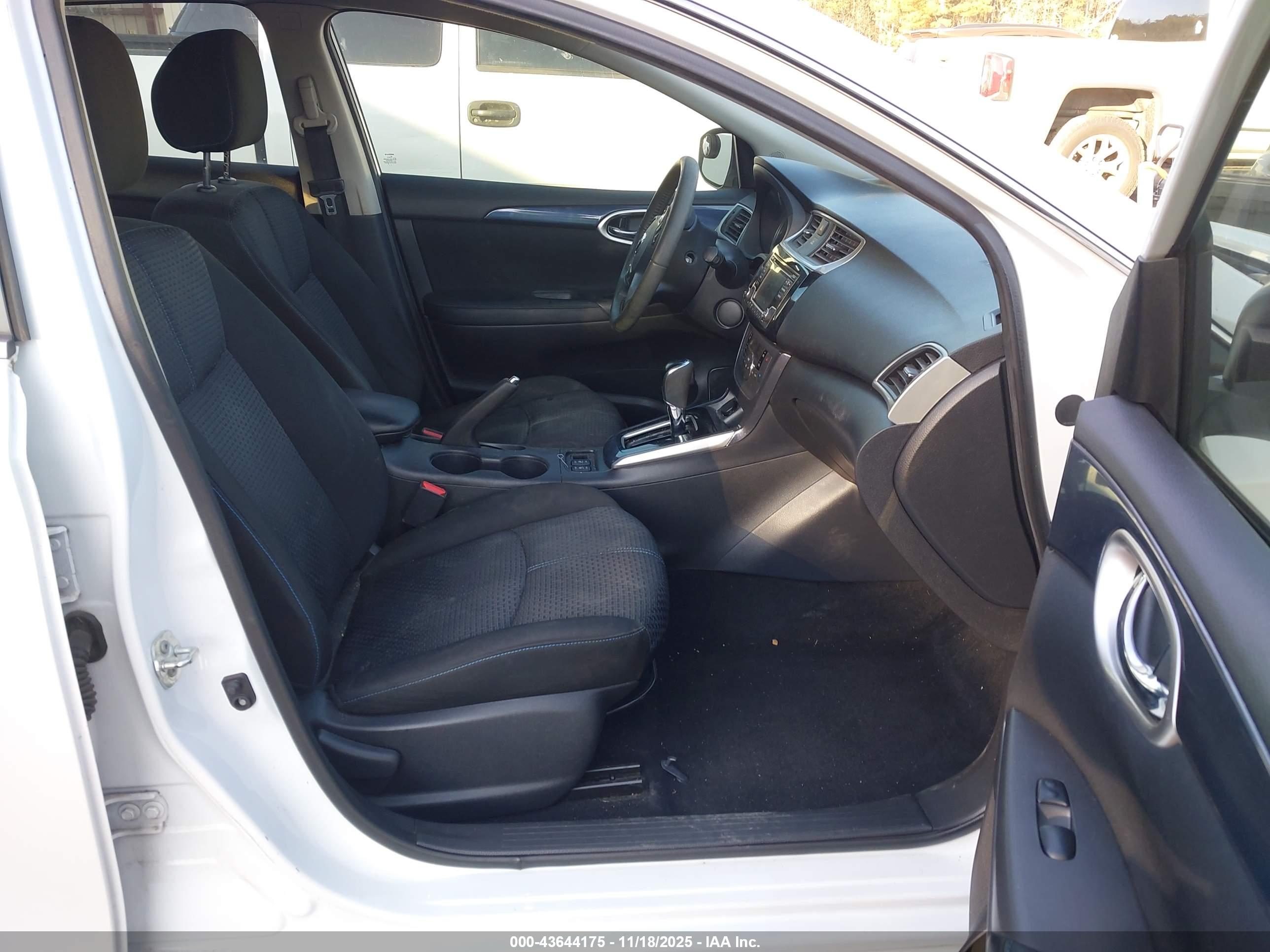 NISSAN SENTRA image 5