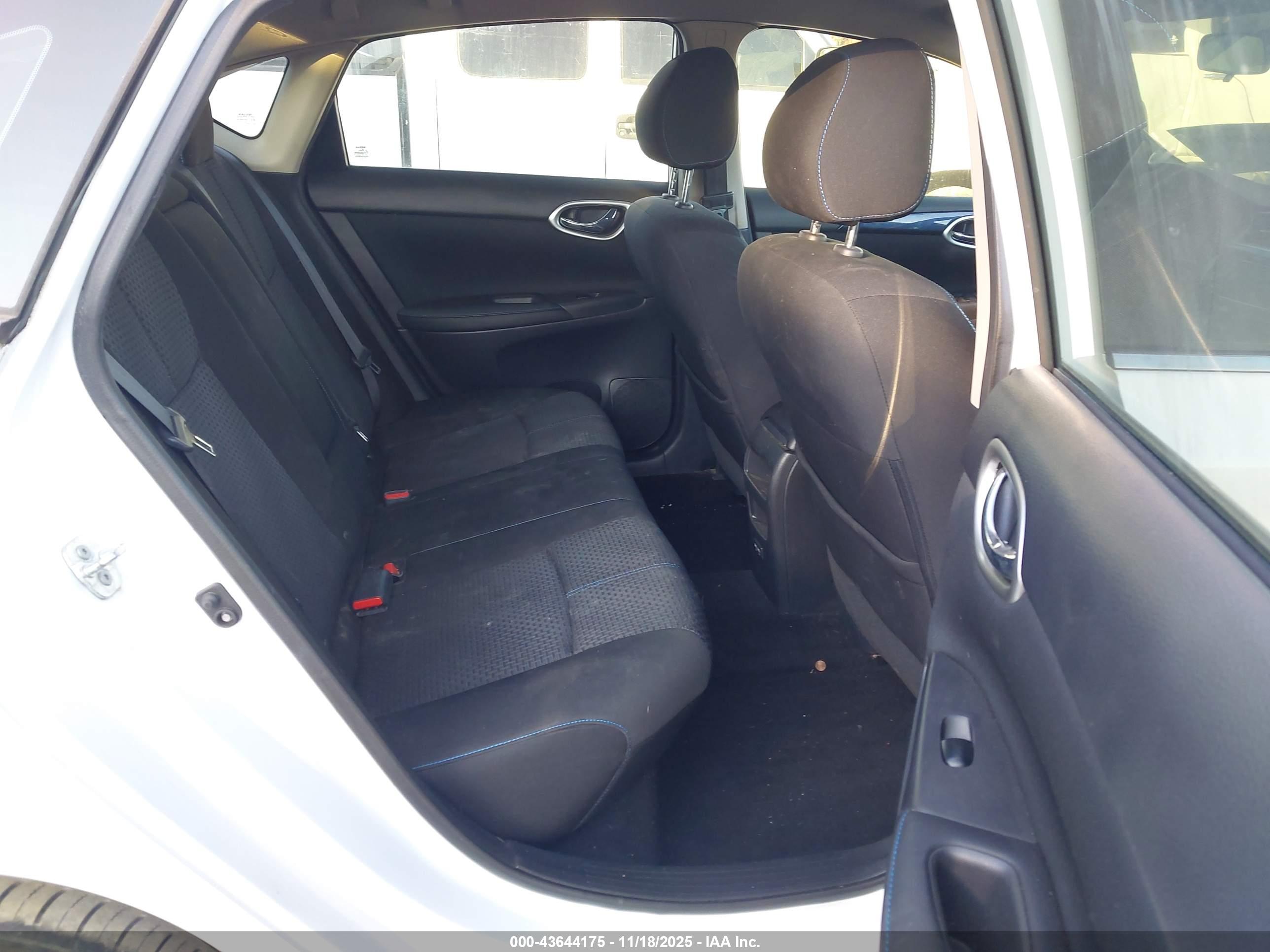 NISSAN SENTRA image 8