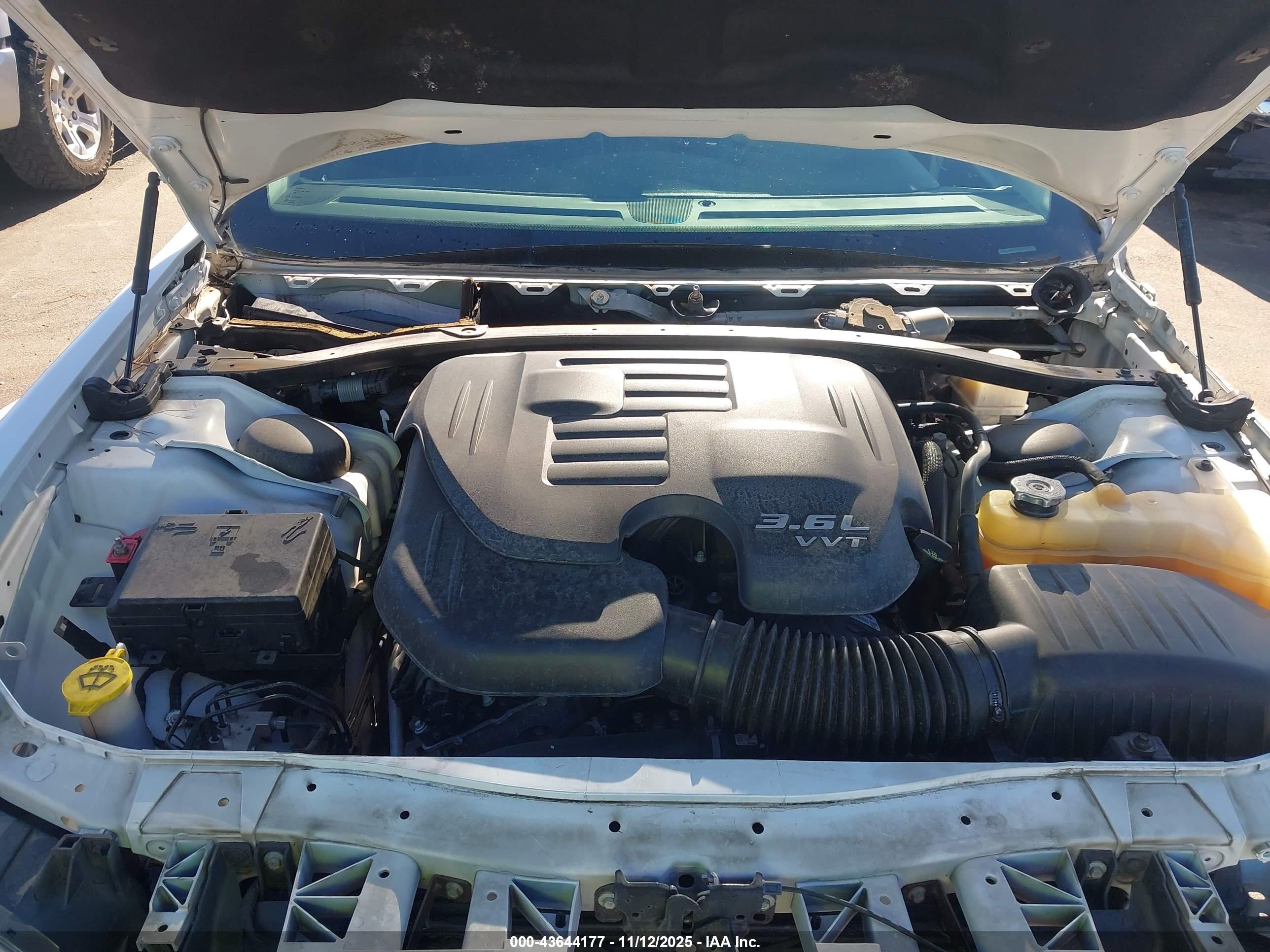 CHRYSLER 300 image 10
