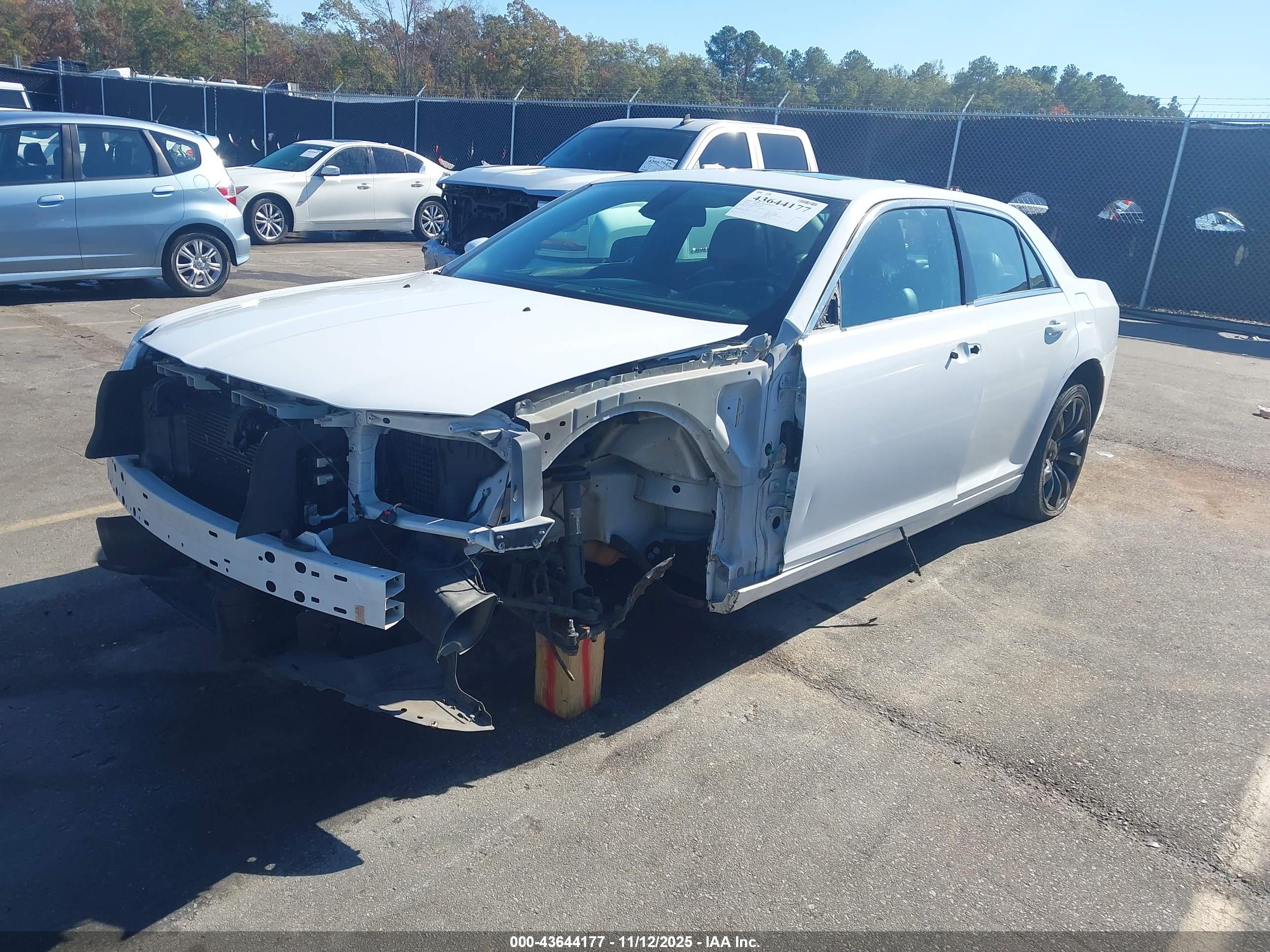 CHRYSLER 300 image 2