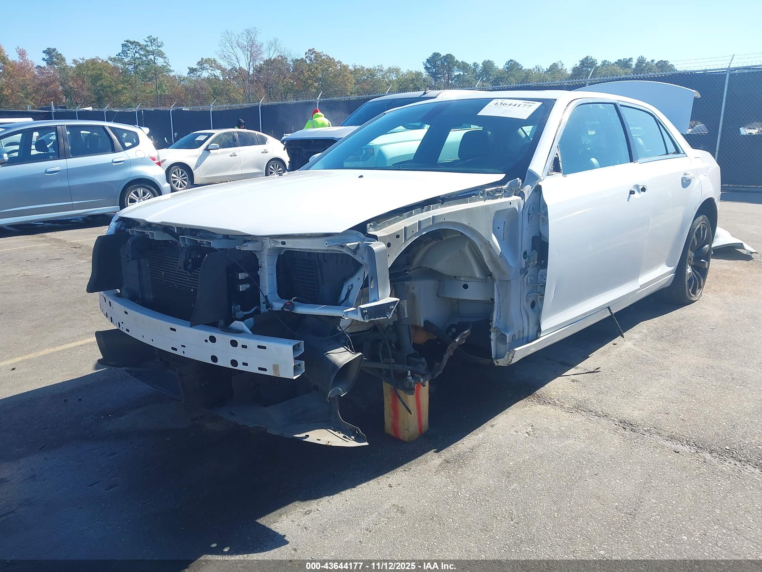CHRYSLER 300 image 6