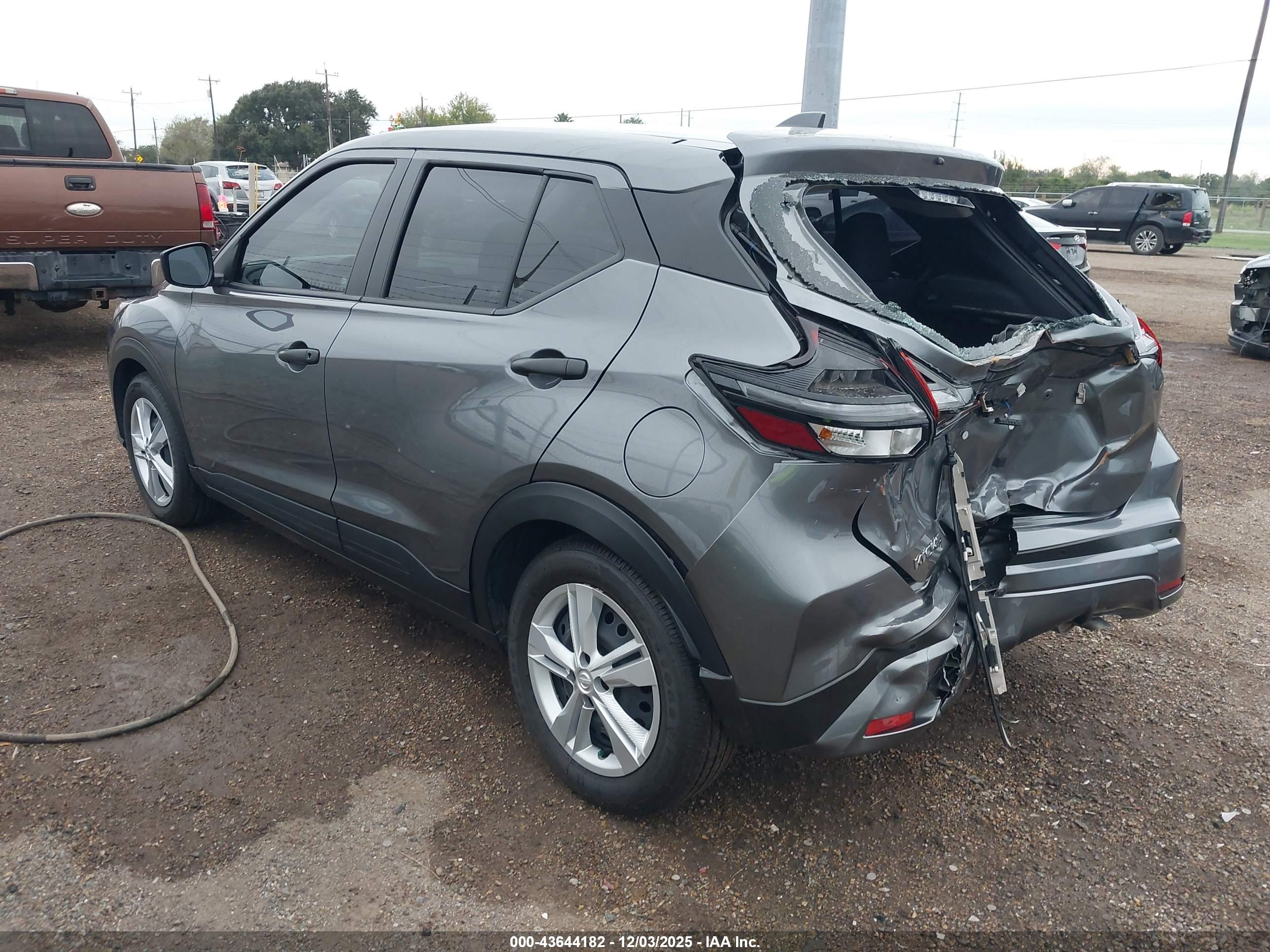NISSAN KICKS image 3