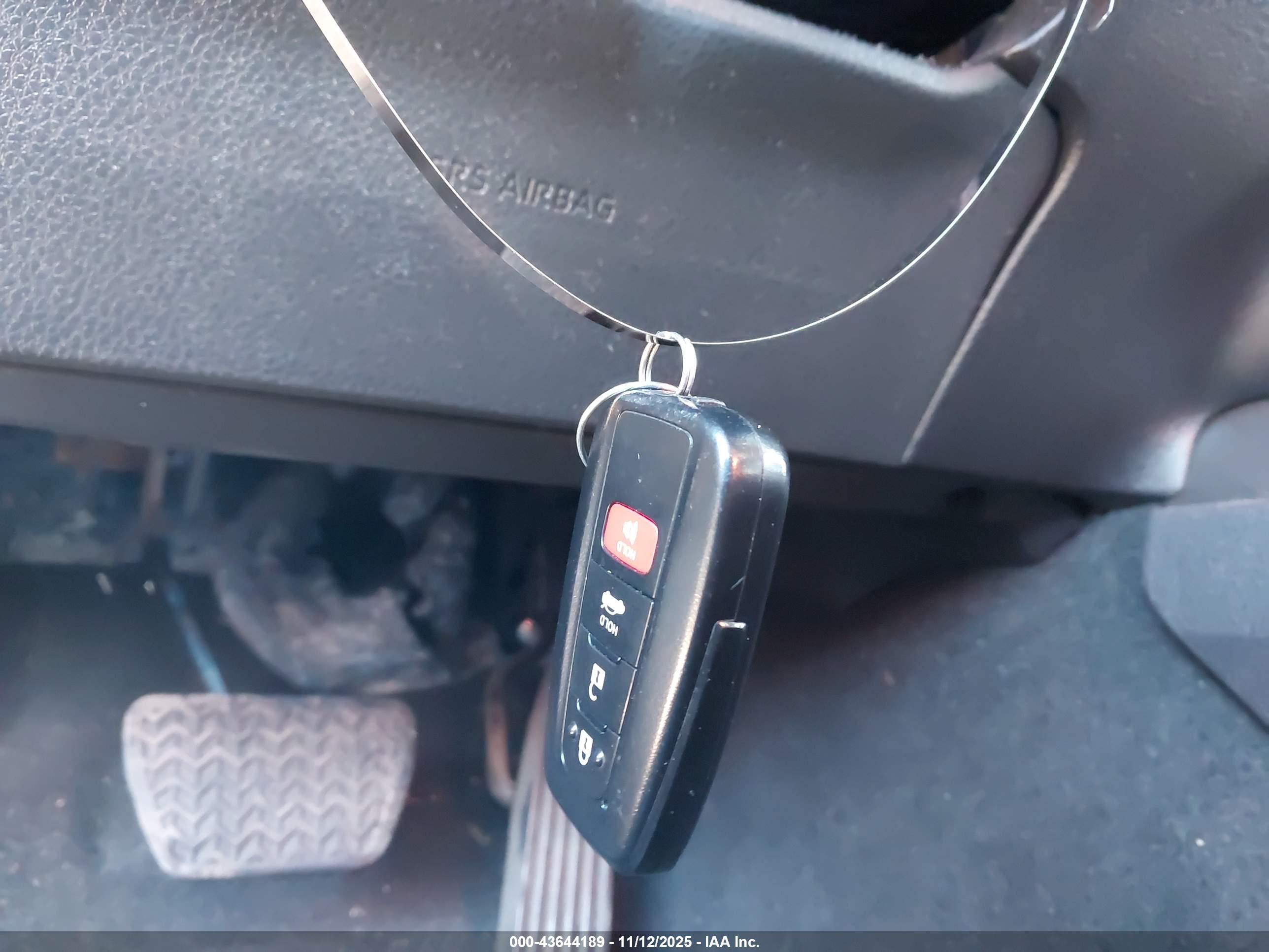 TOYOTA CAMRY image 11