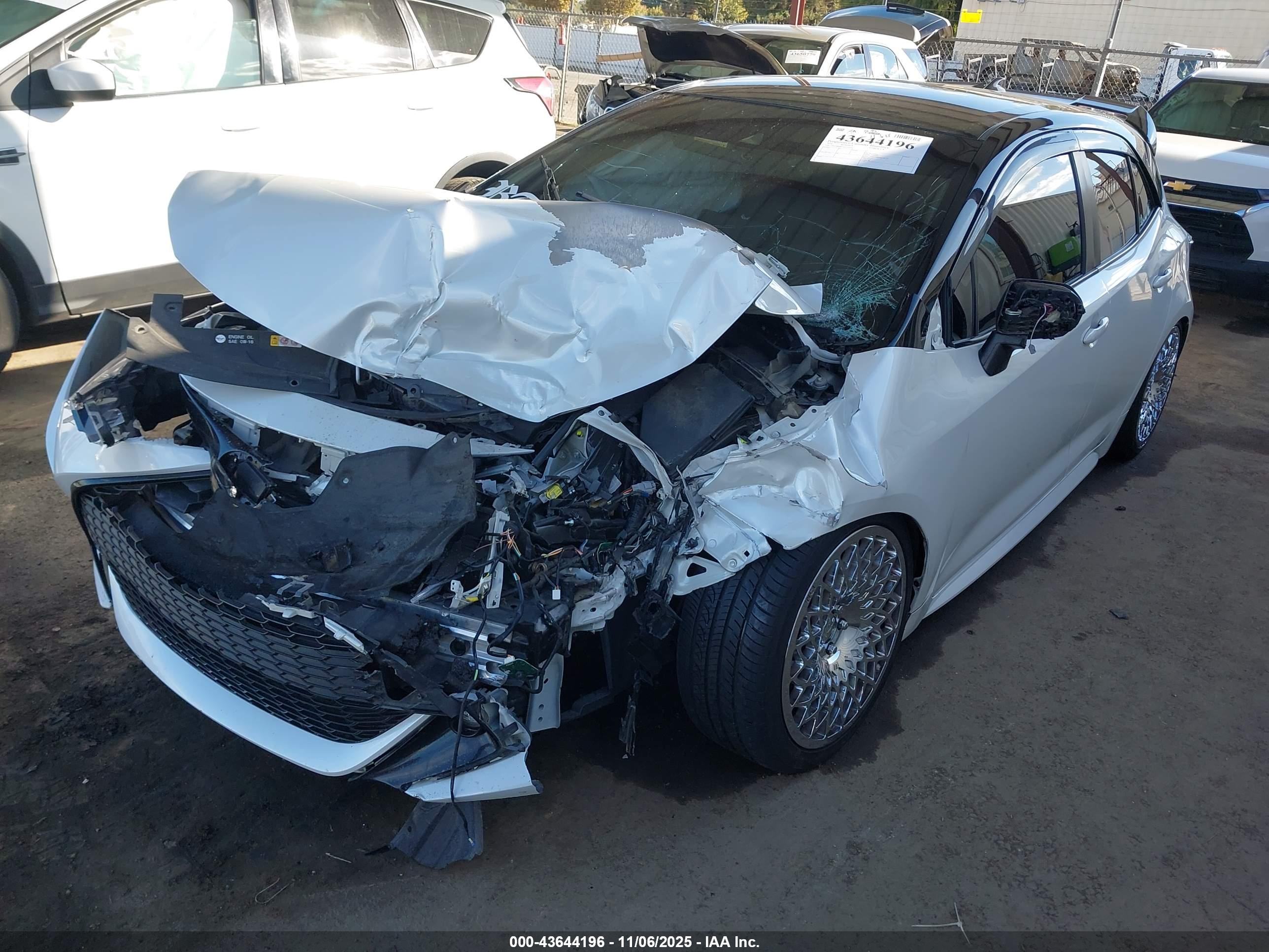 TOYOTA COROLLA image 2