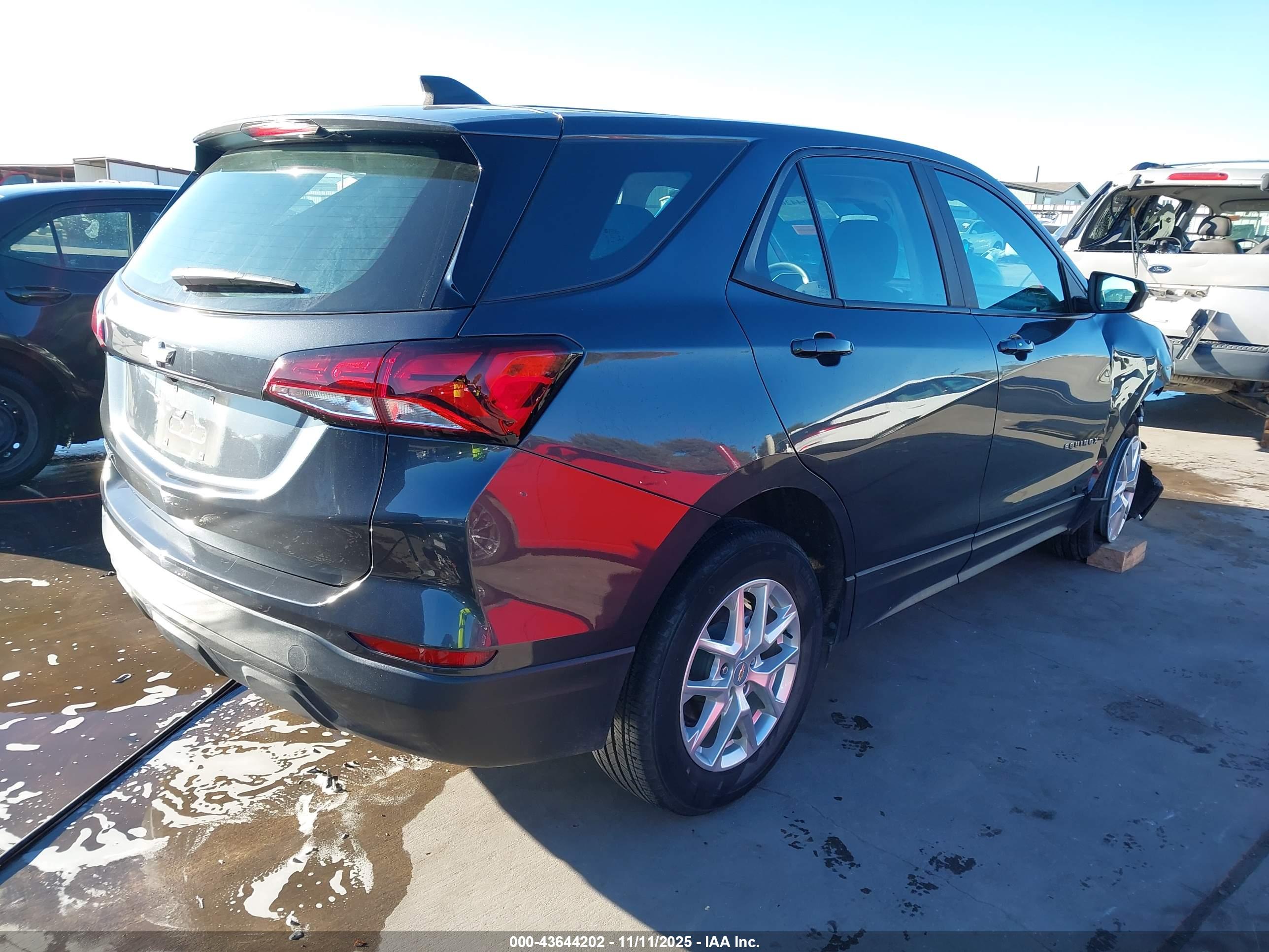 CHEVROLET EQUINOX image 4