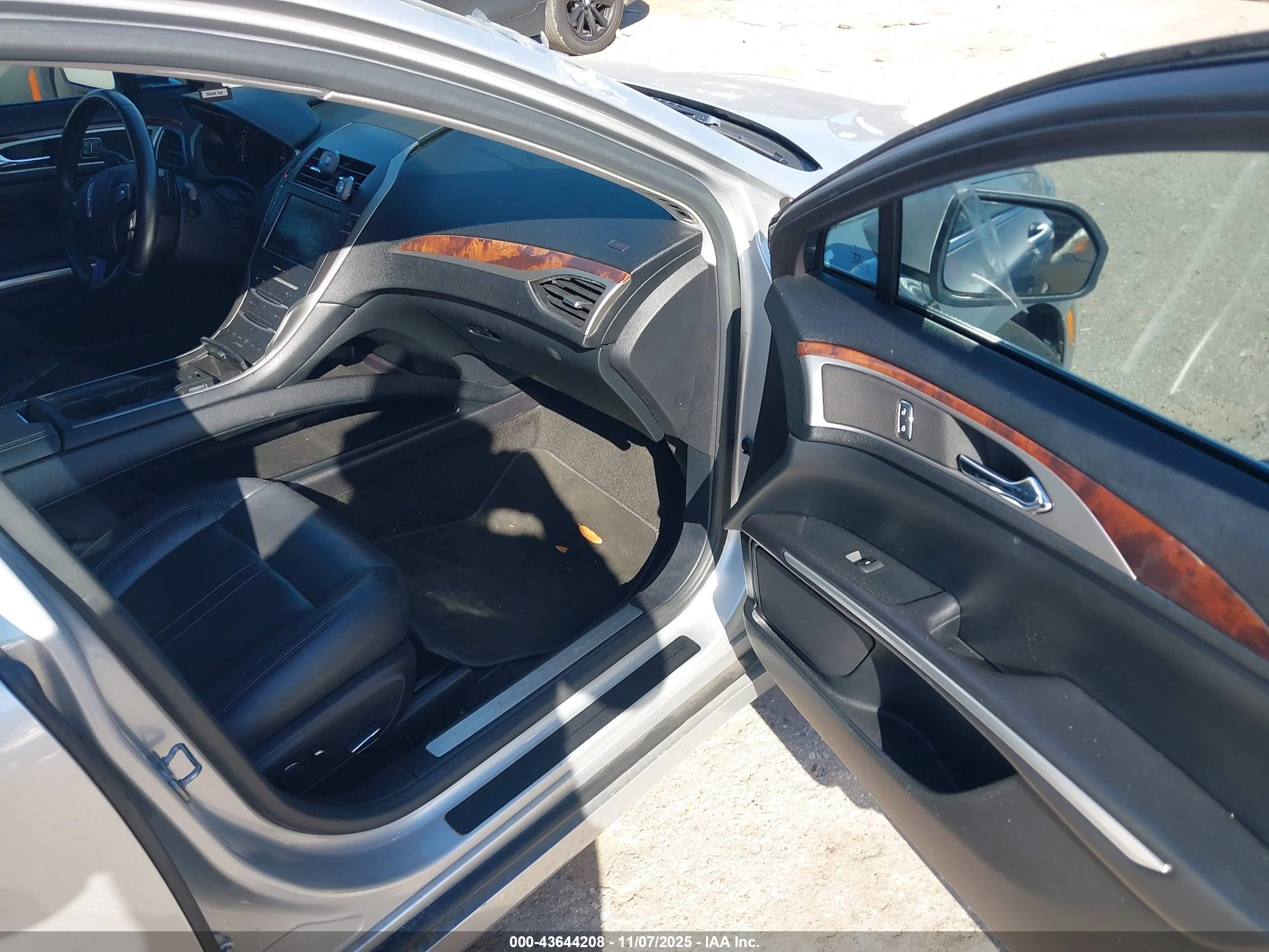 LINCOLN MKZ image 5