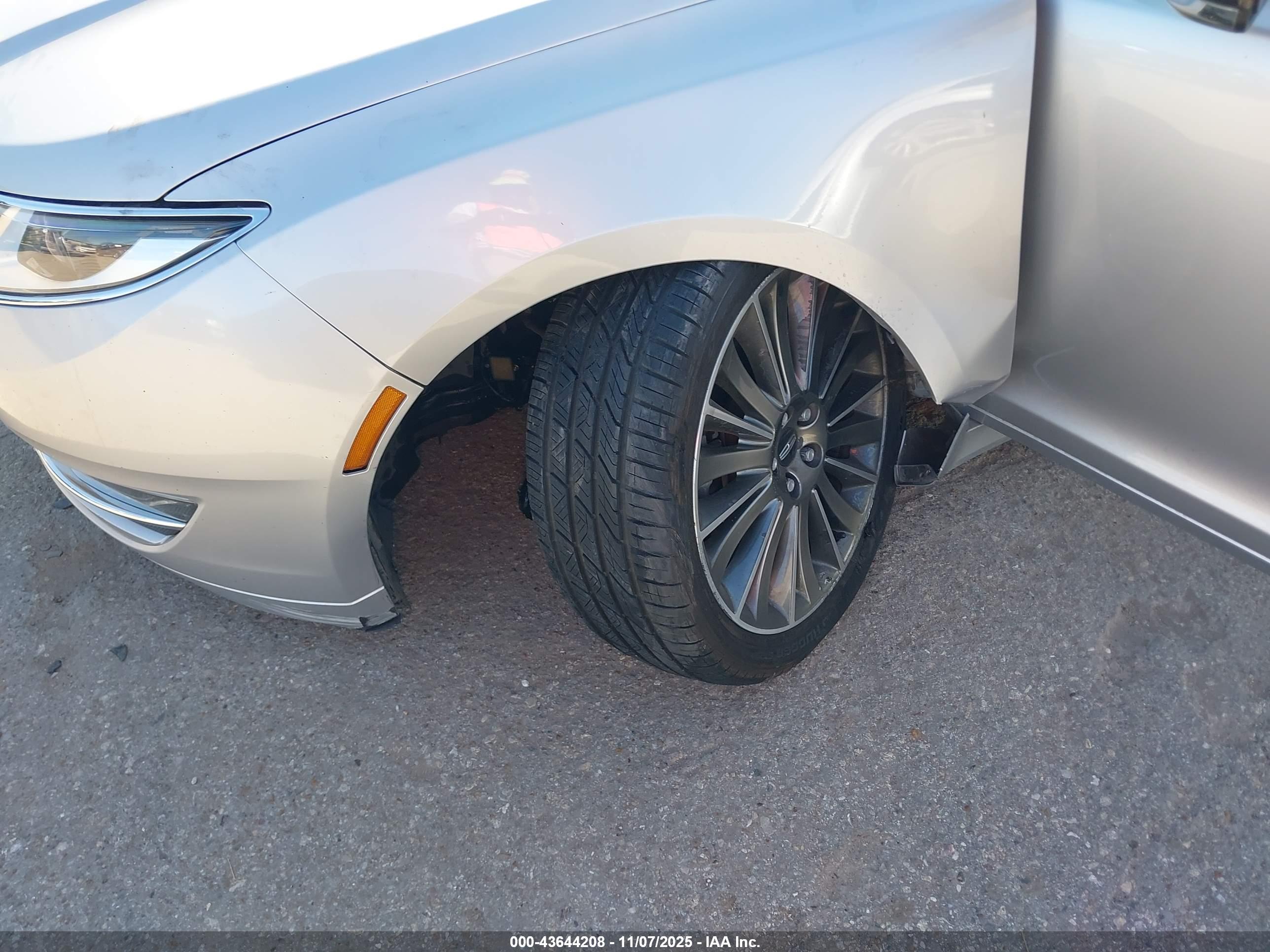 LINCOLN MKZ image 6