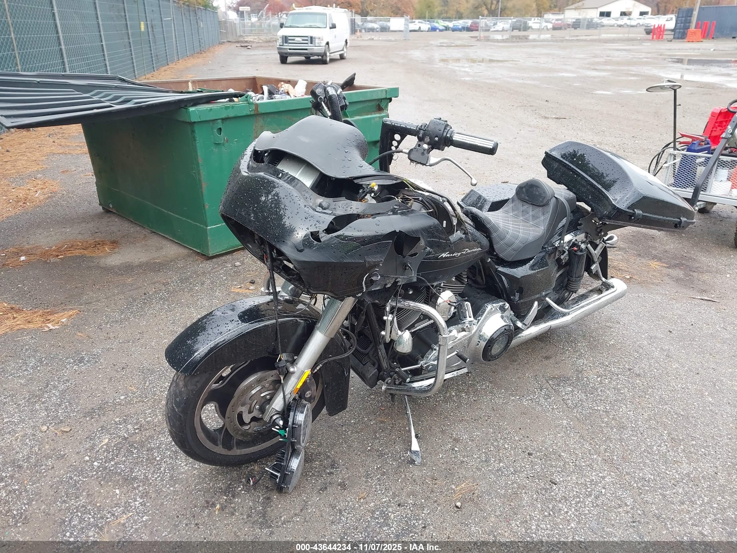 HARLEY-DAVIDSON FLTRX image 2