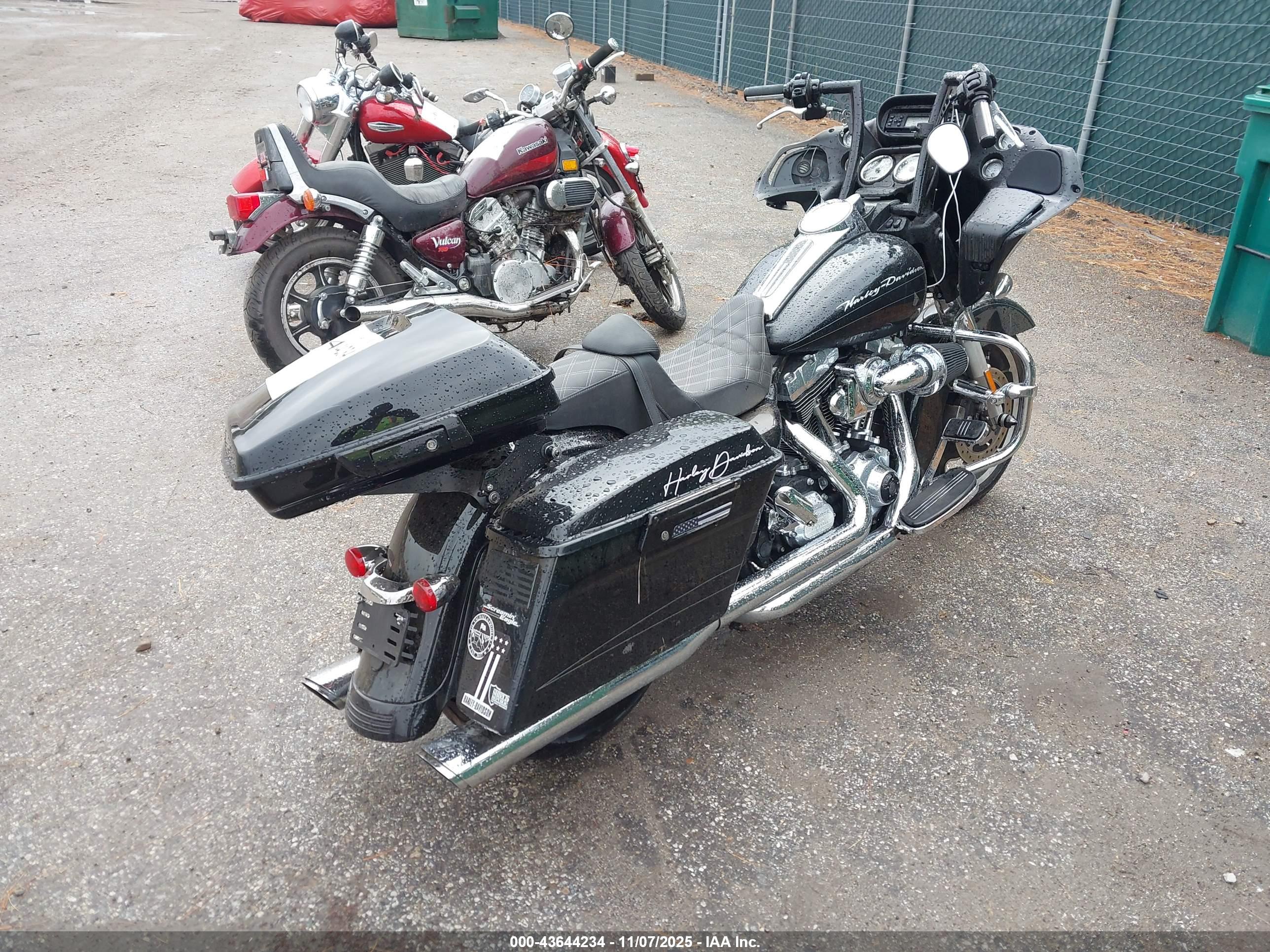 HARLEY-DAVIDSON FLTRX image 4