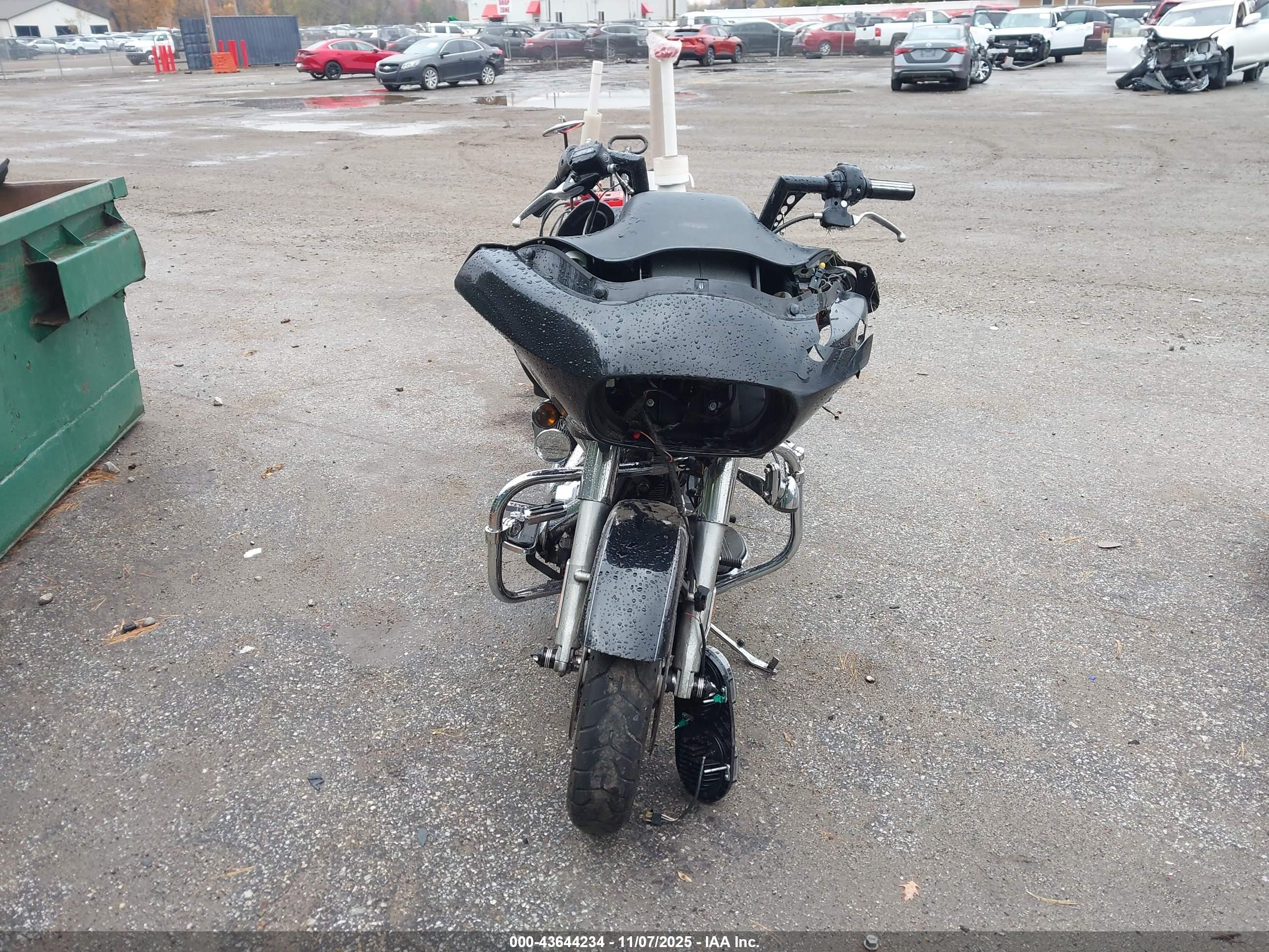 HARLEY-DAVIDSON FLTRX image 5