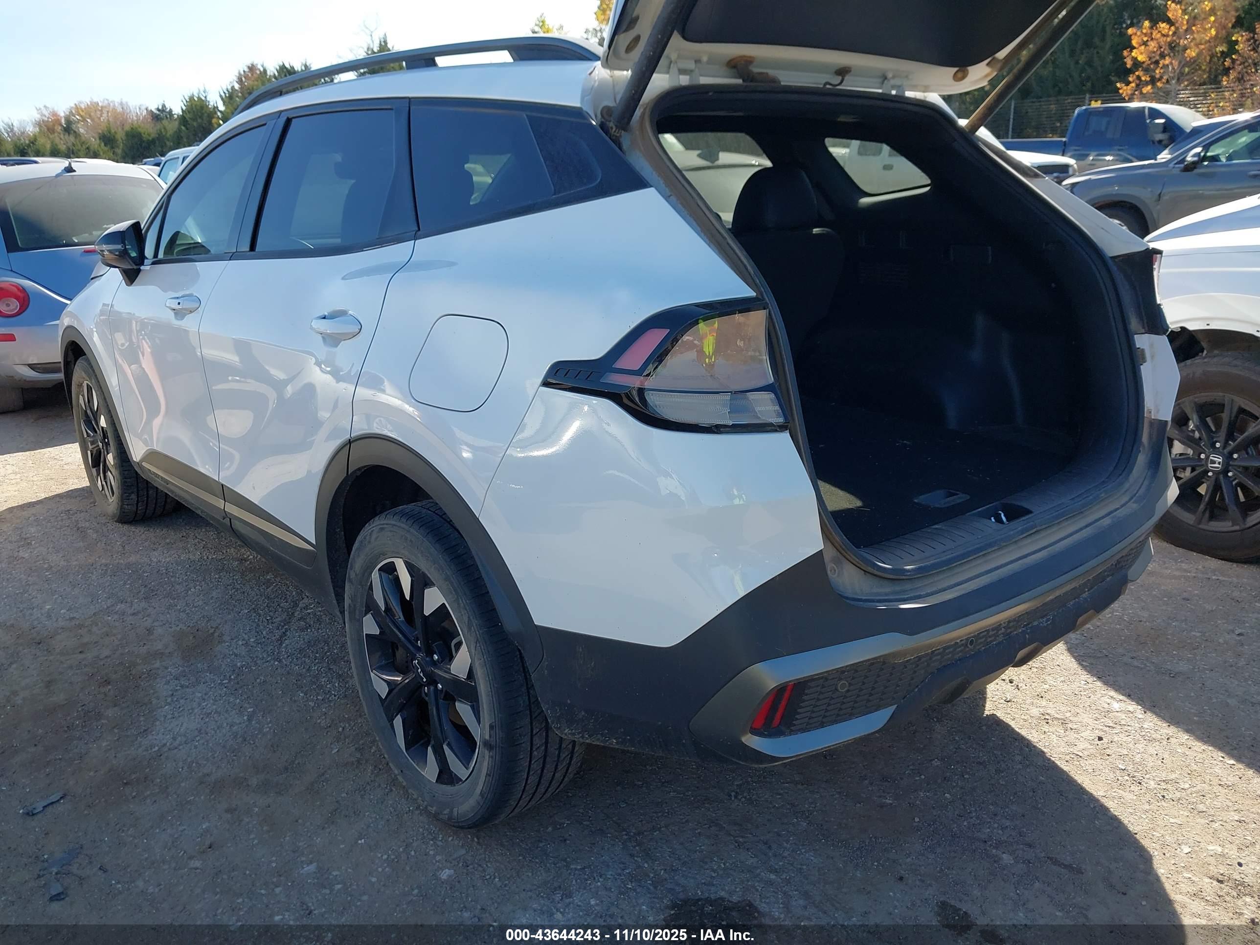 KIA SPORTAGE image 3