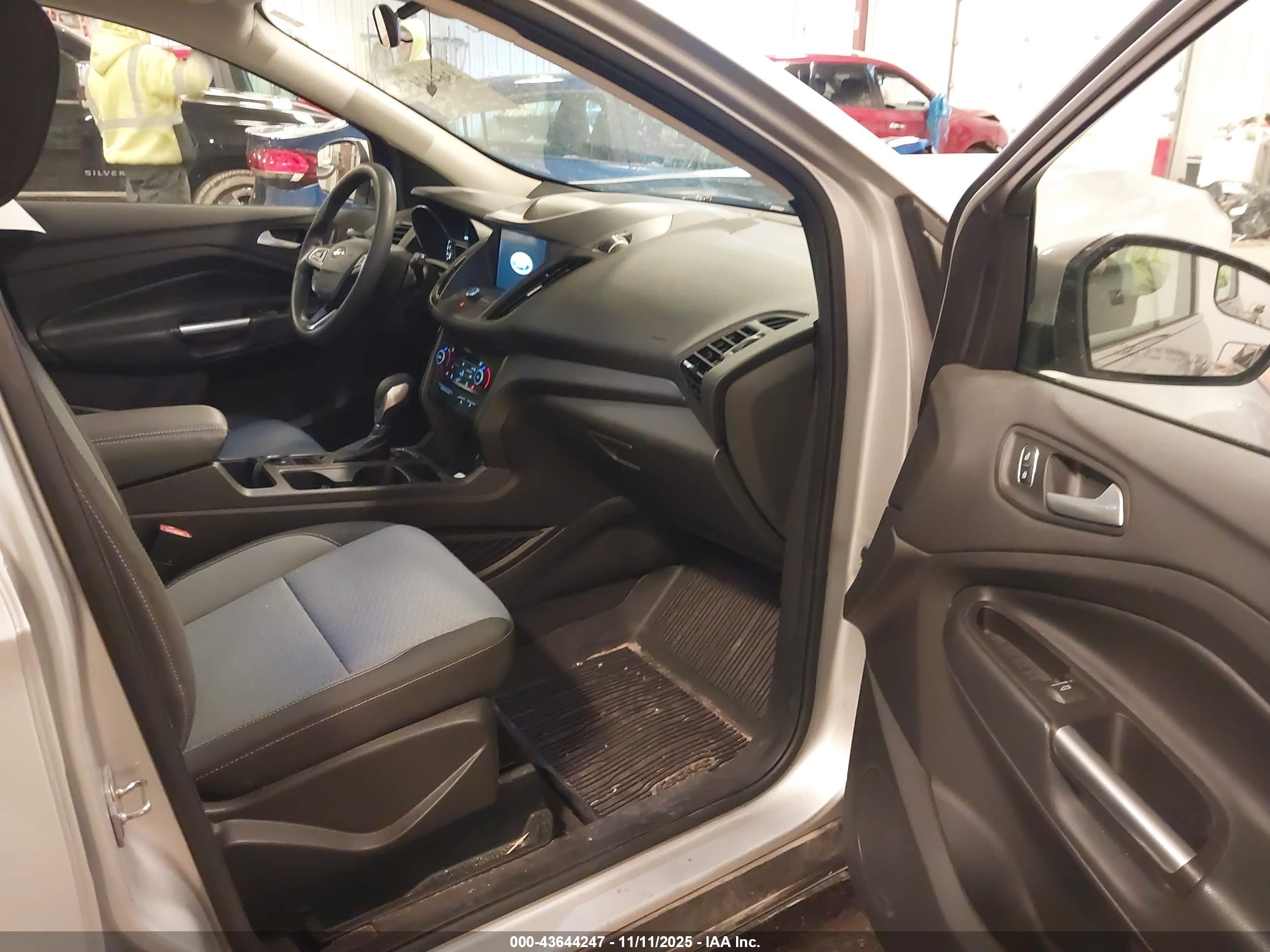 FORD ESCAPE image 5