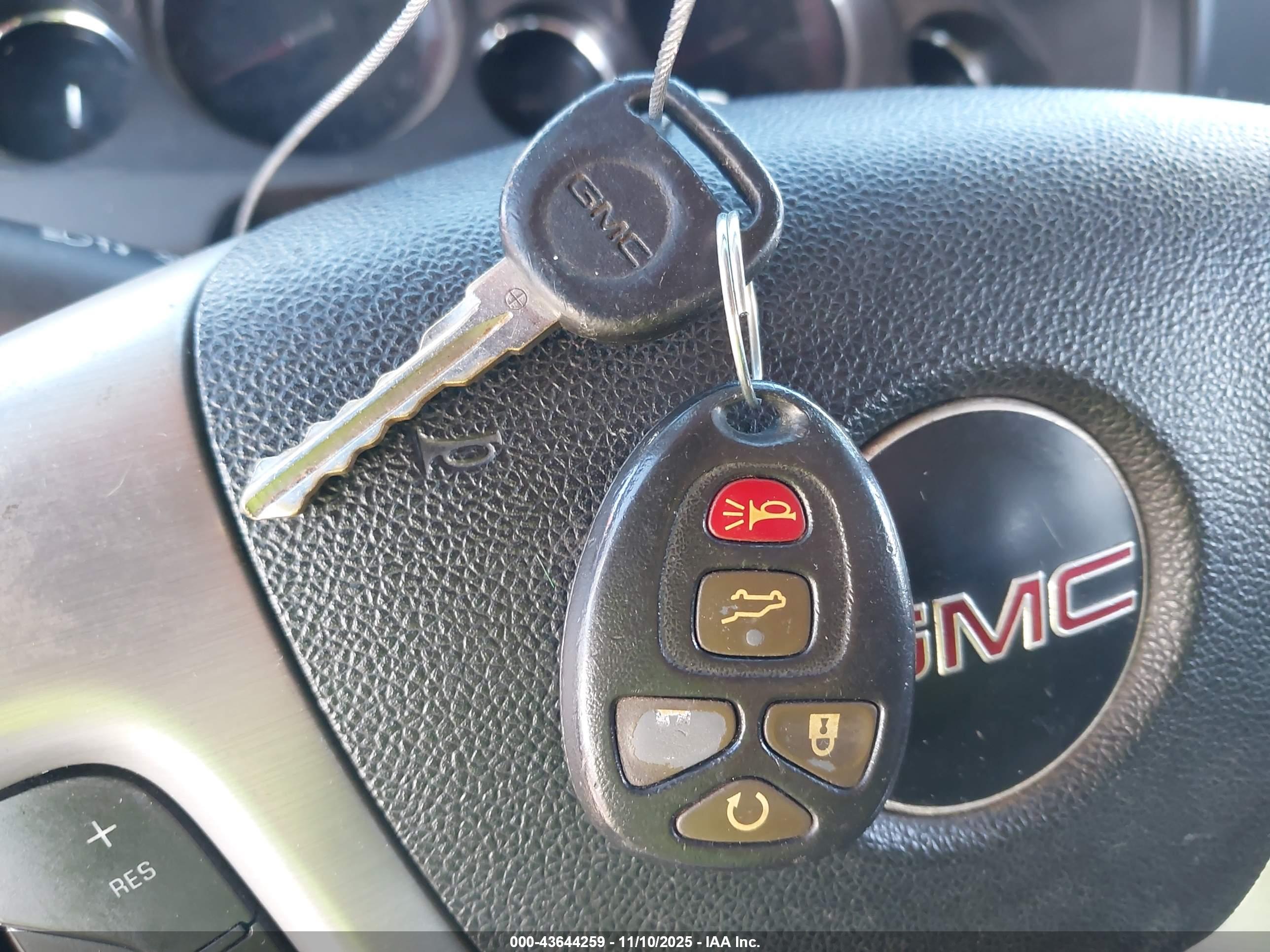 GMC ACADIA image 11