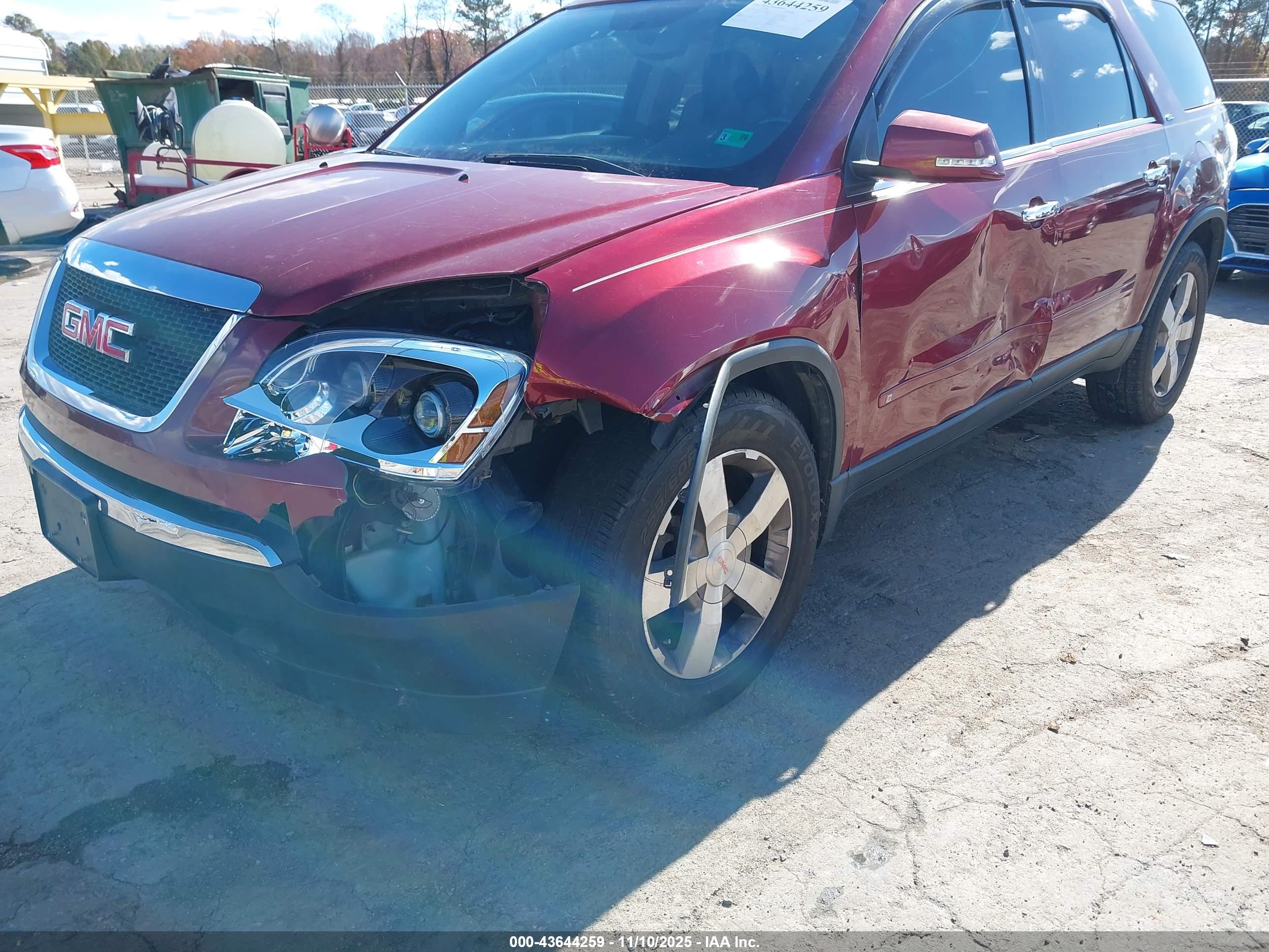 GMC ACADIA image 6
