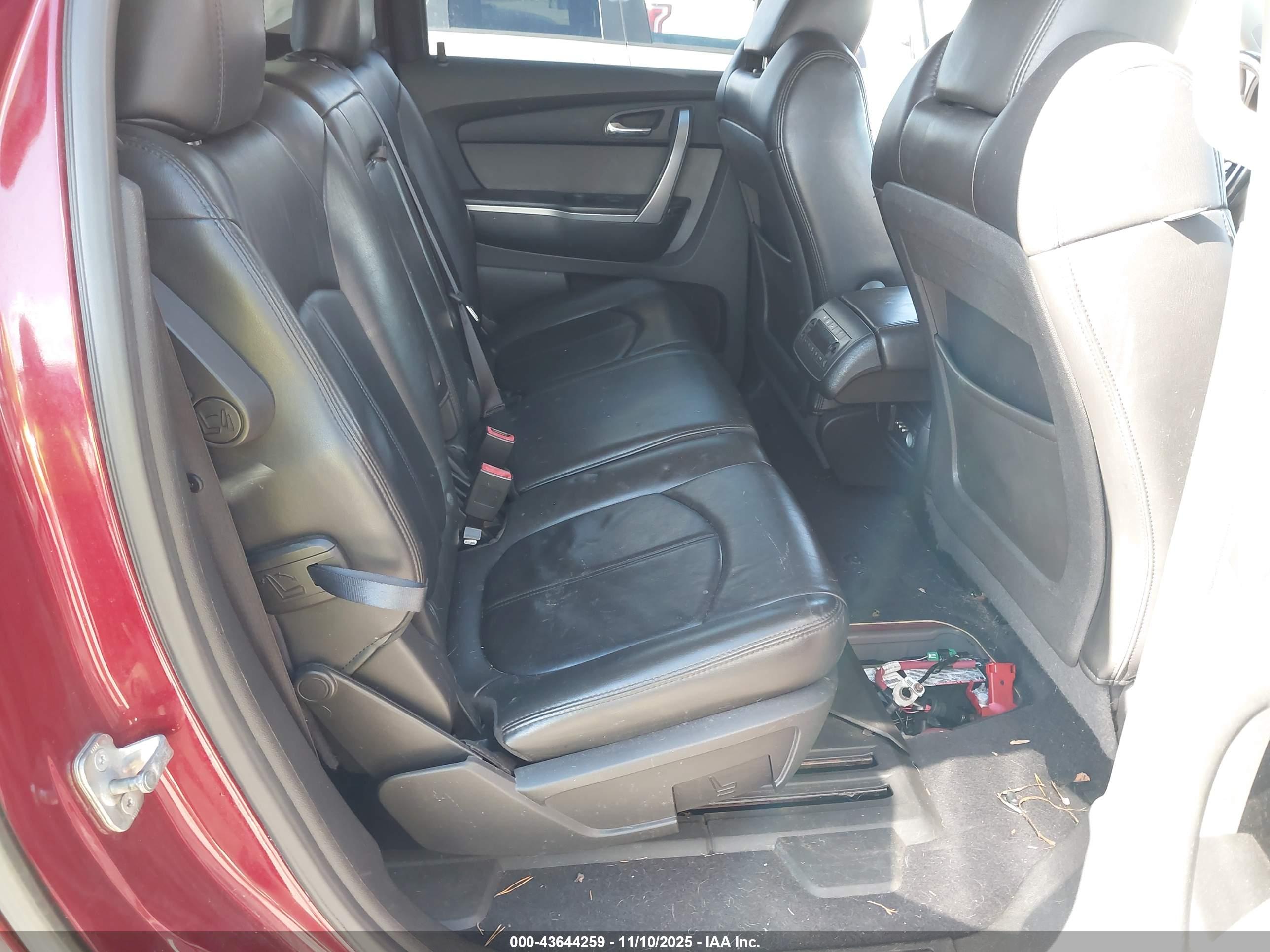 GMC ACADIA image 8