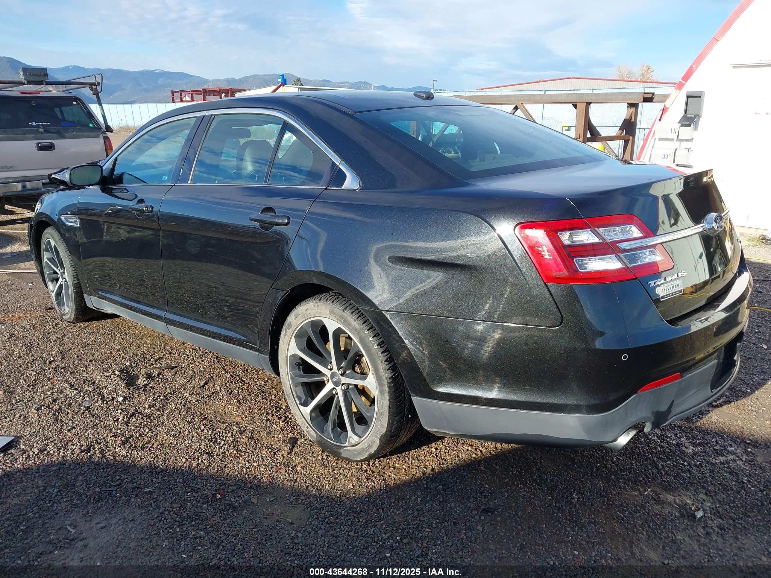 FORD TAURUS image 3