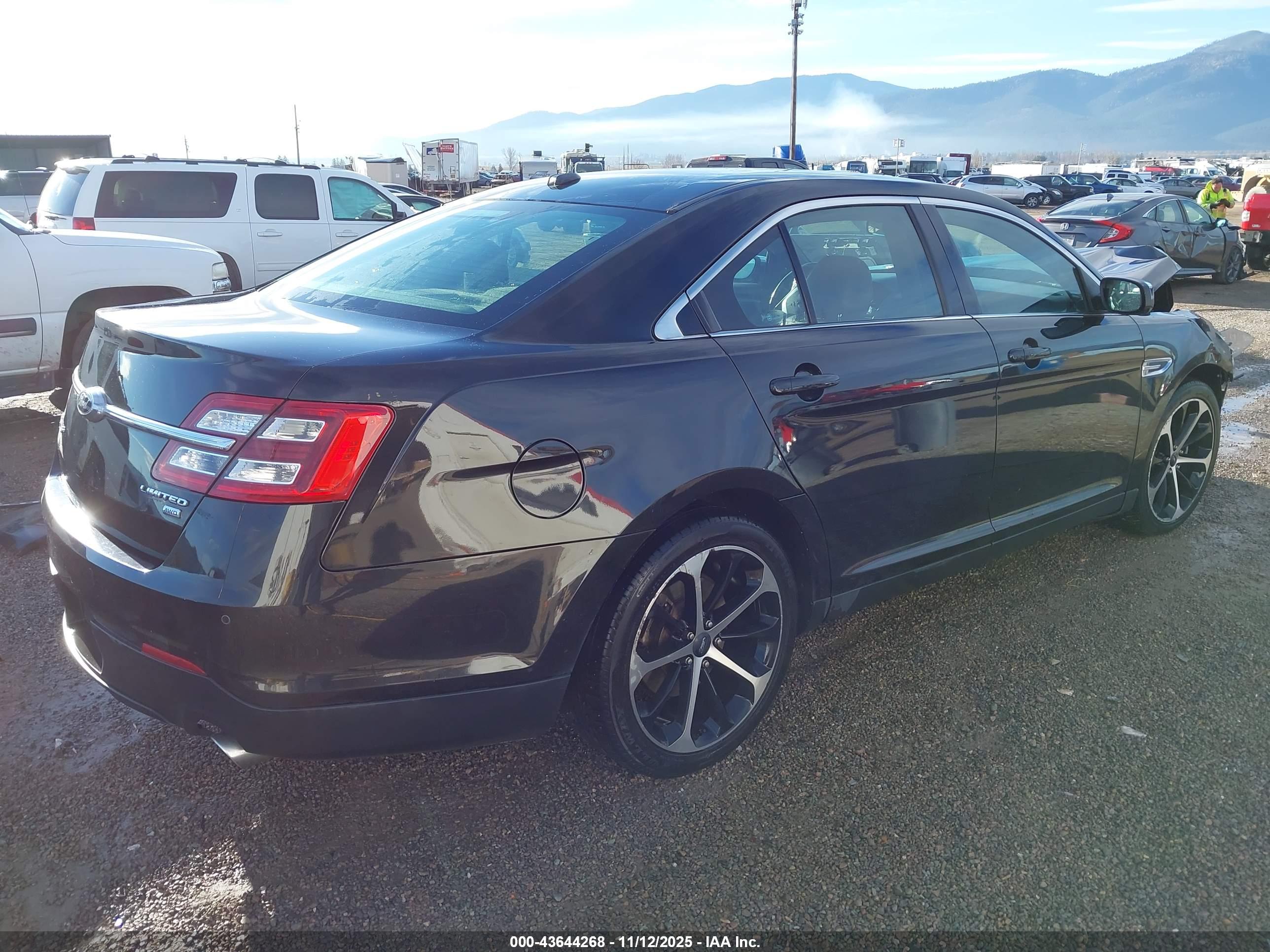 FORD TAURUS image 4
