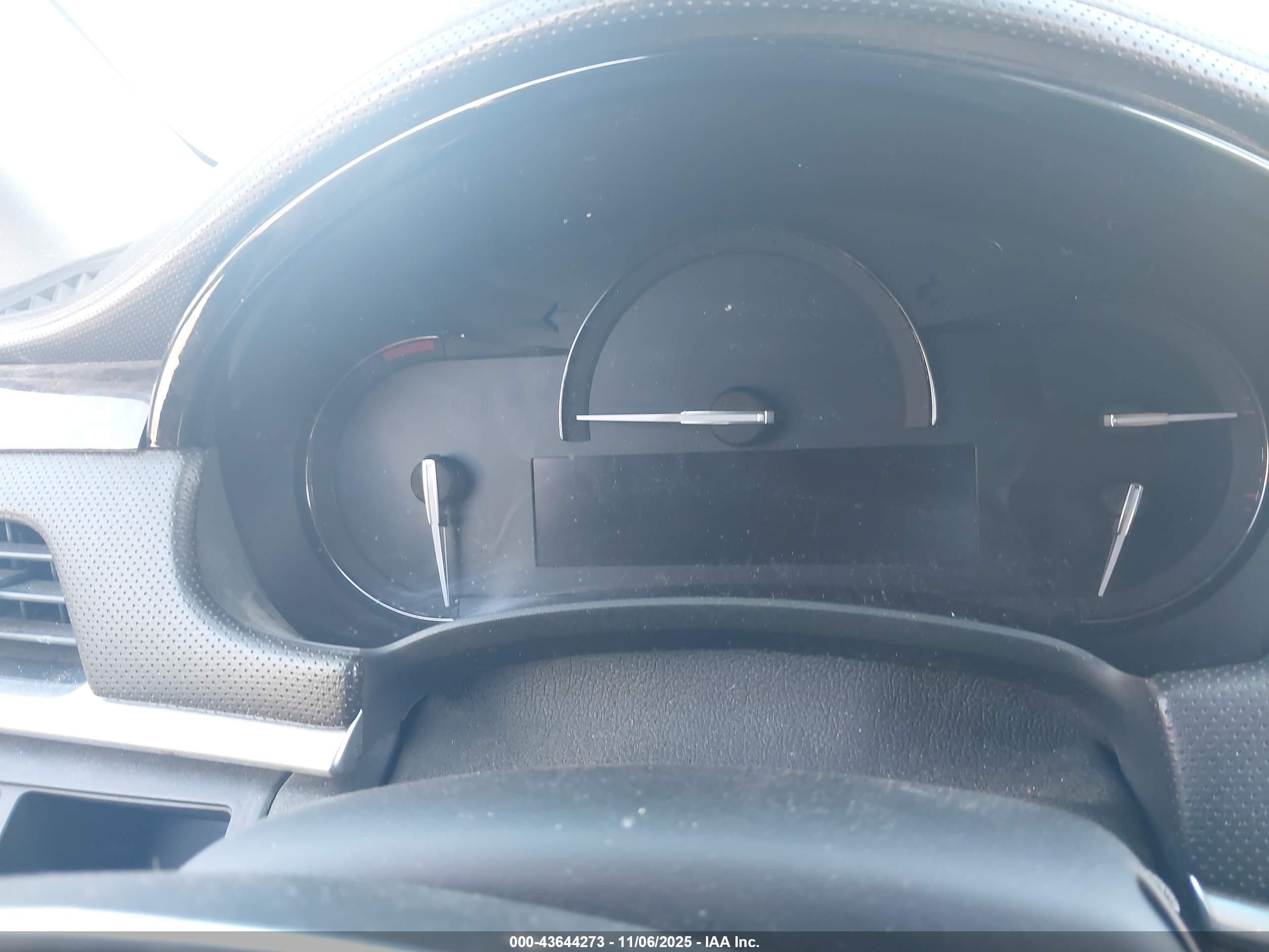 CADILLAC XTS image 7
