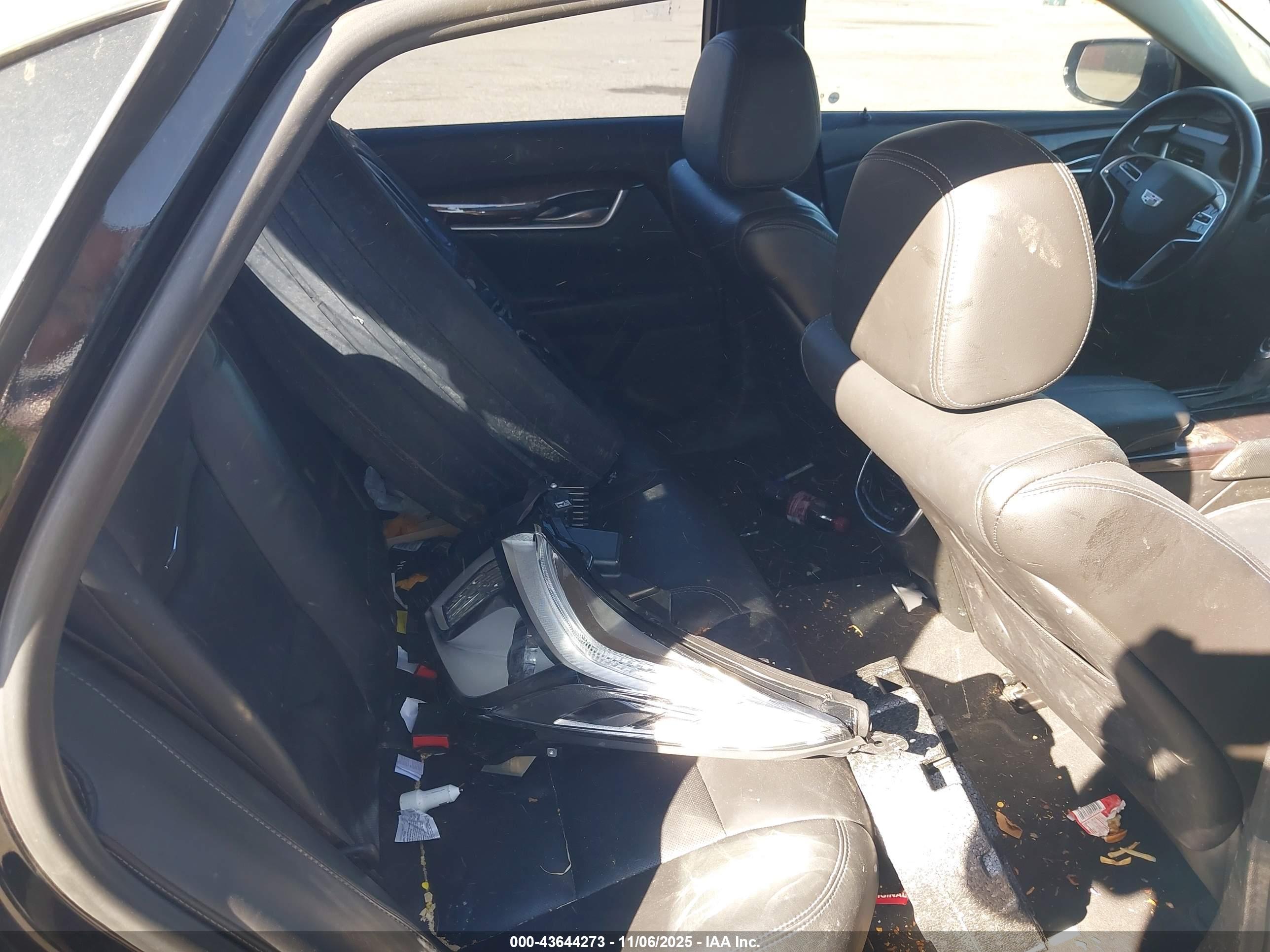 CADILLAC XTS image 8