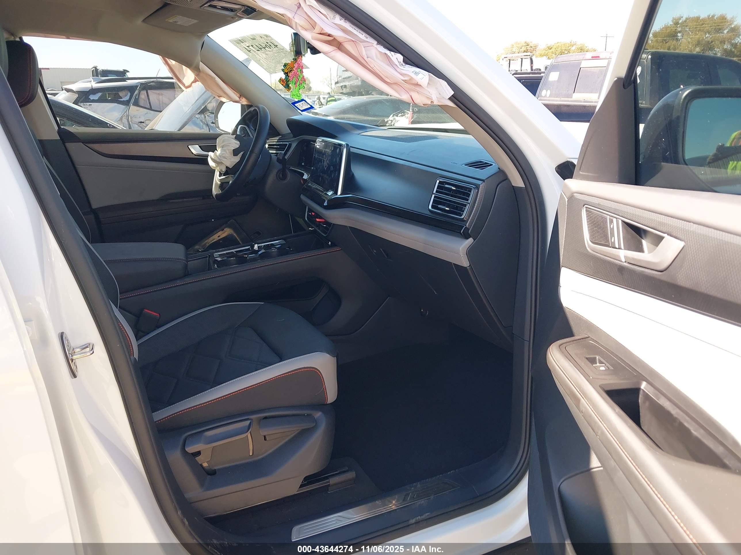 VOLKSWAGEN ATLAS image 5
