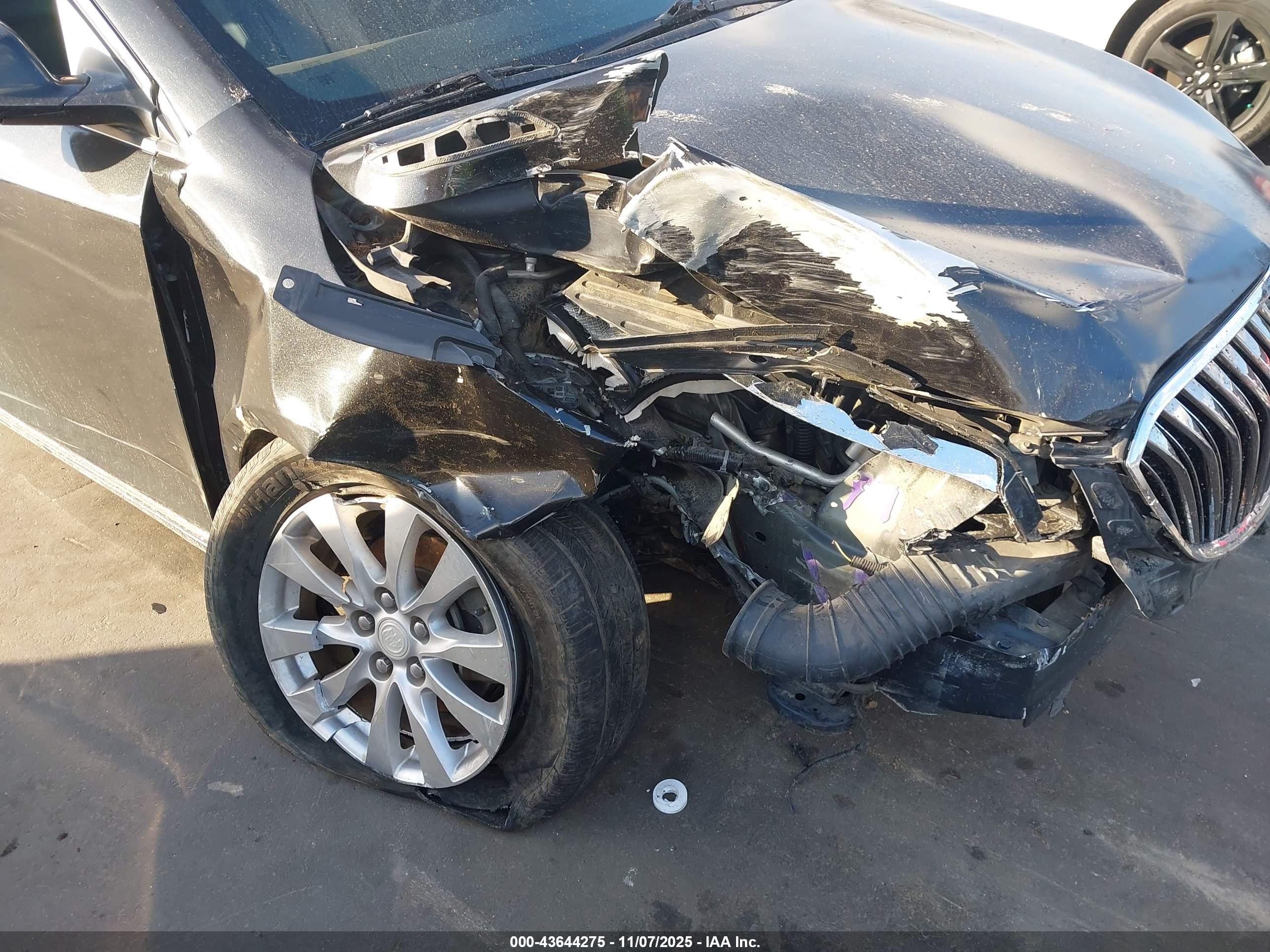 BUICK LACROSSE image 6