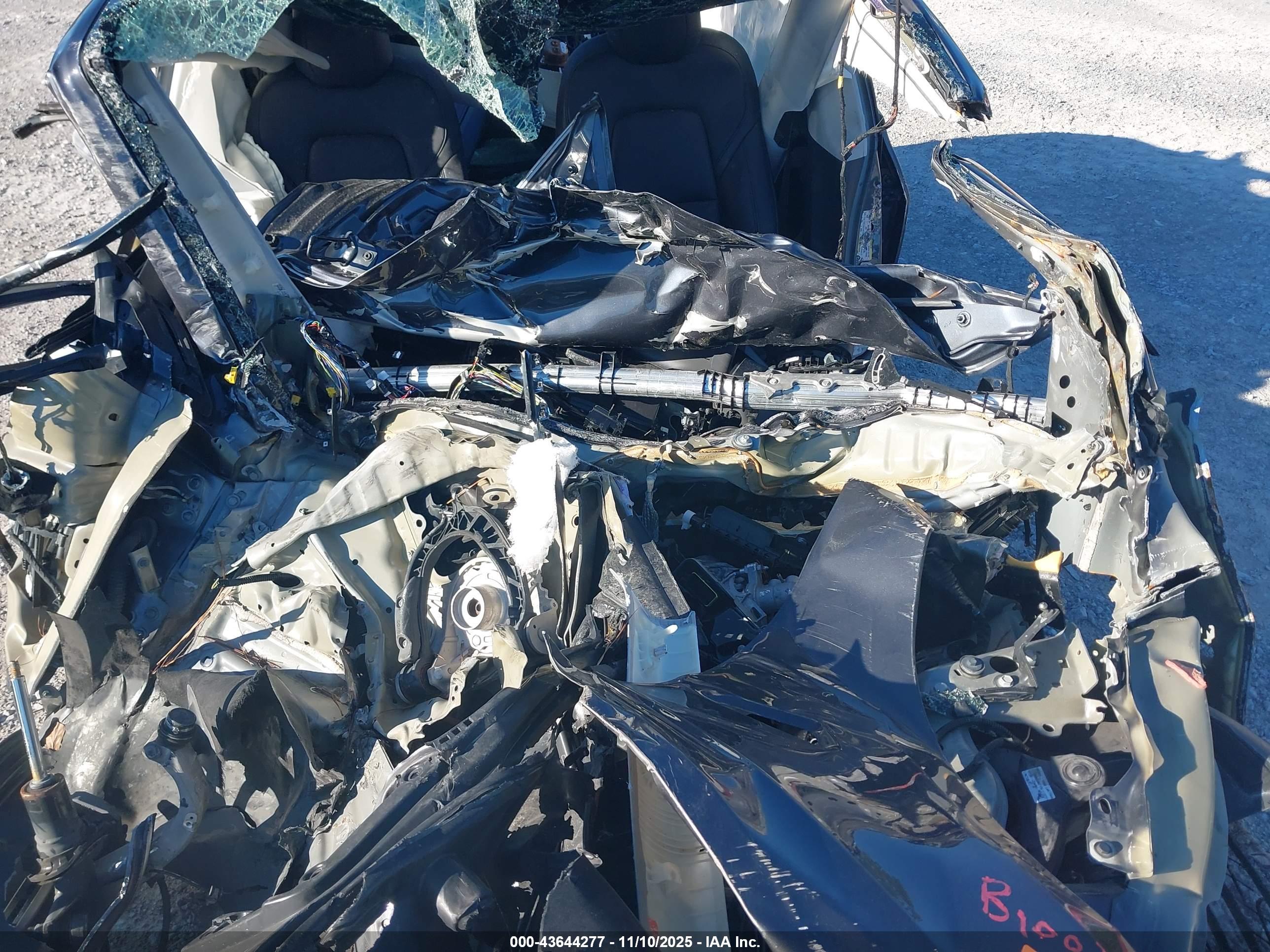 TESLA MODEL image 10