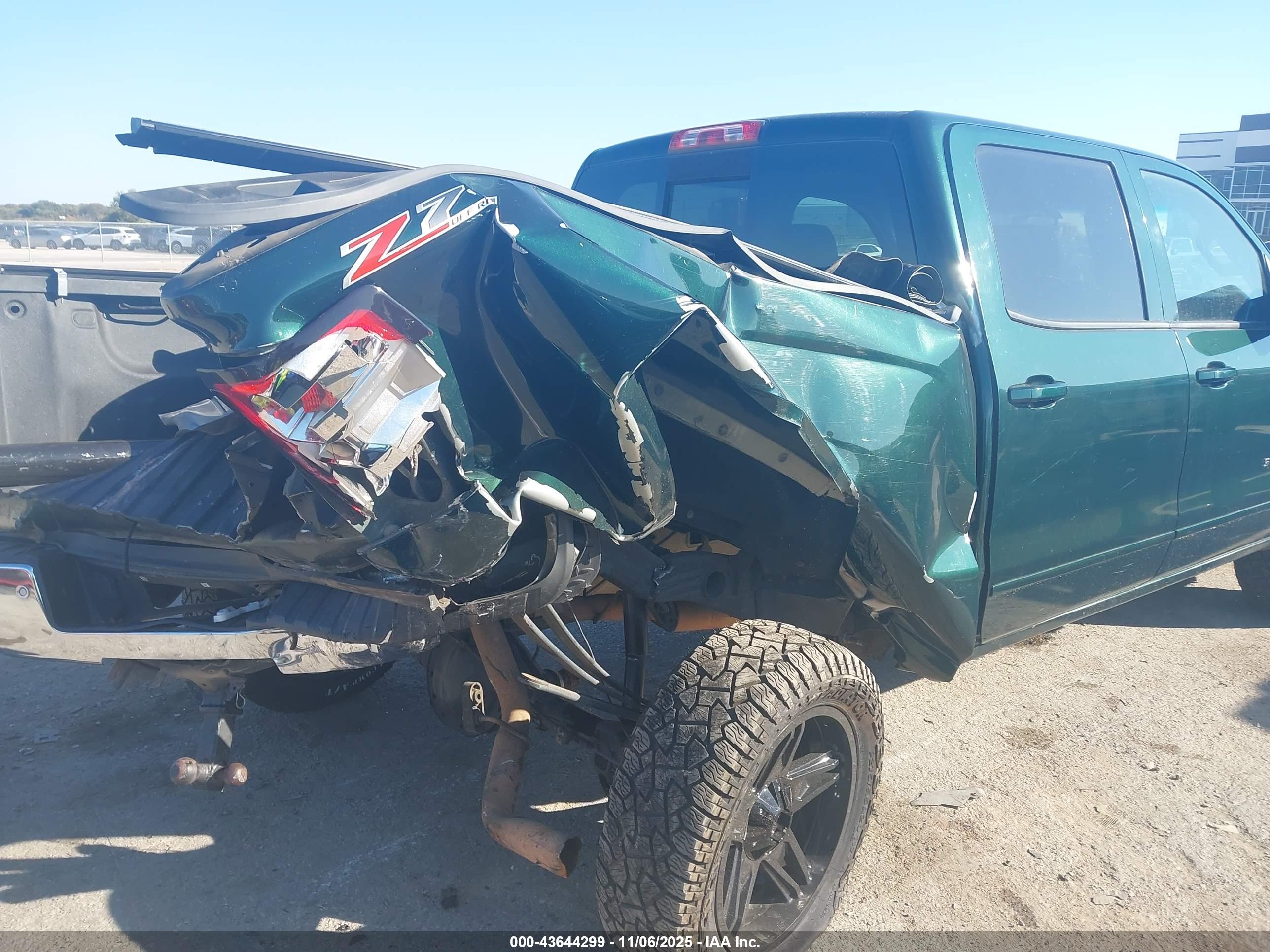 CHEVROLET SILVERADO image 6