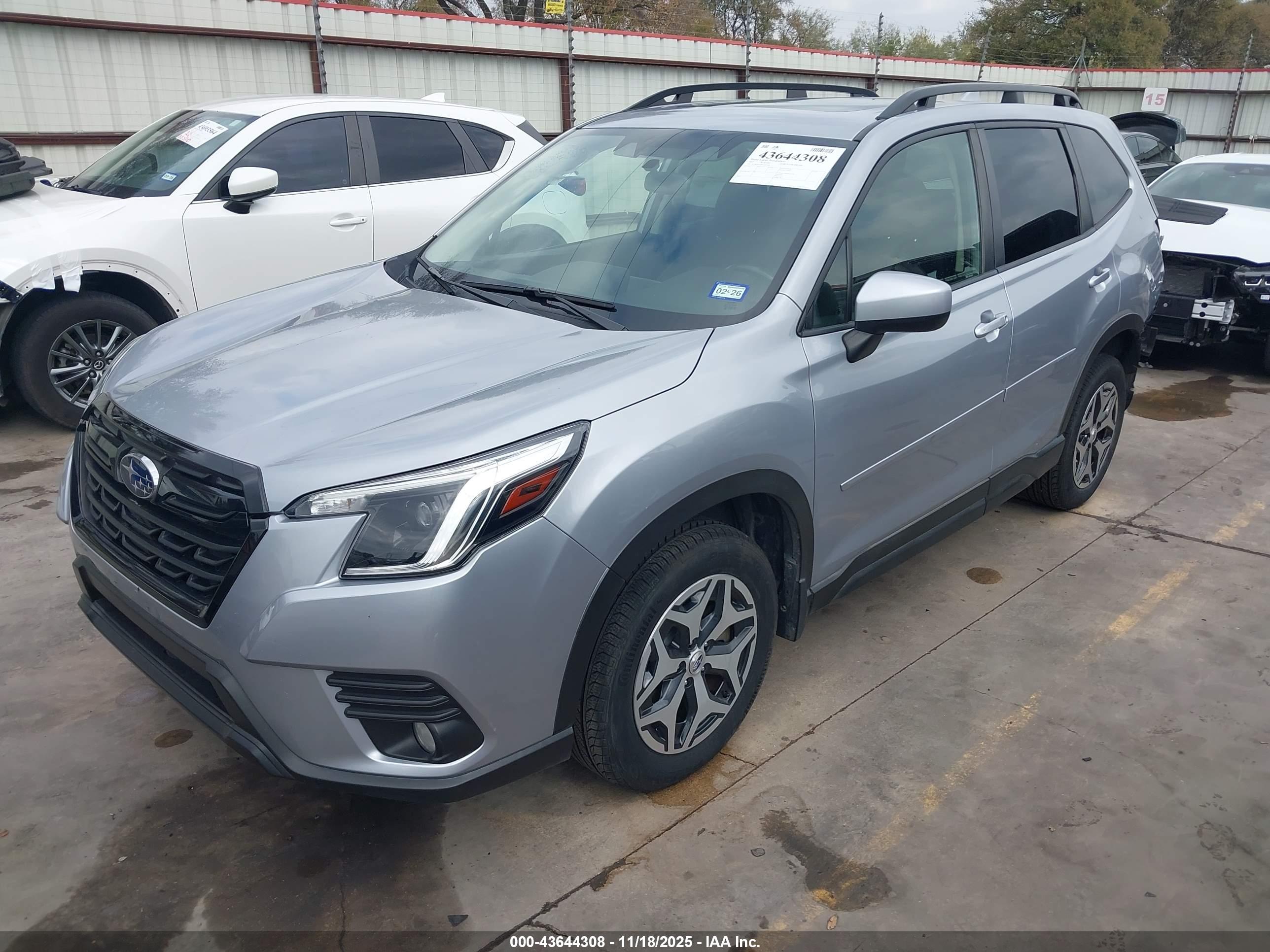 SUBARU FORESTER image 2