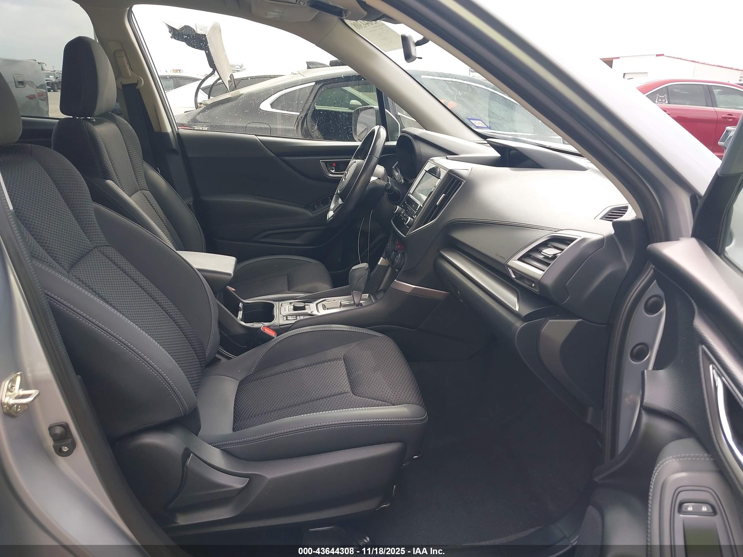 SUBARU FORESTER image 5