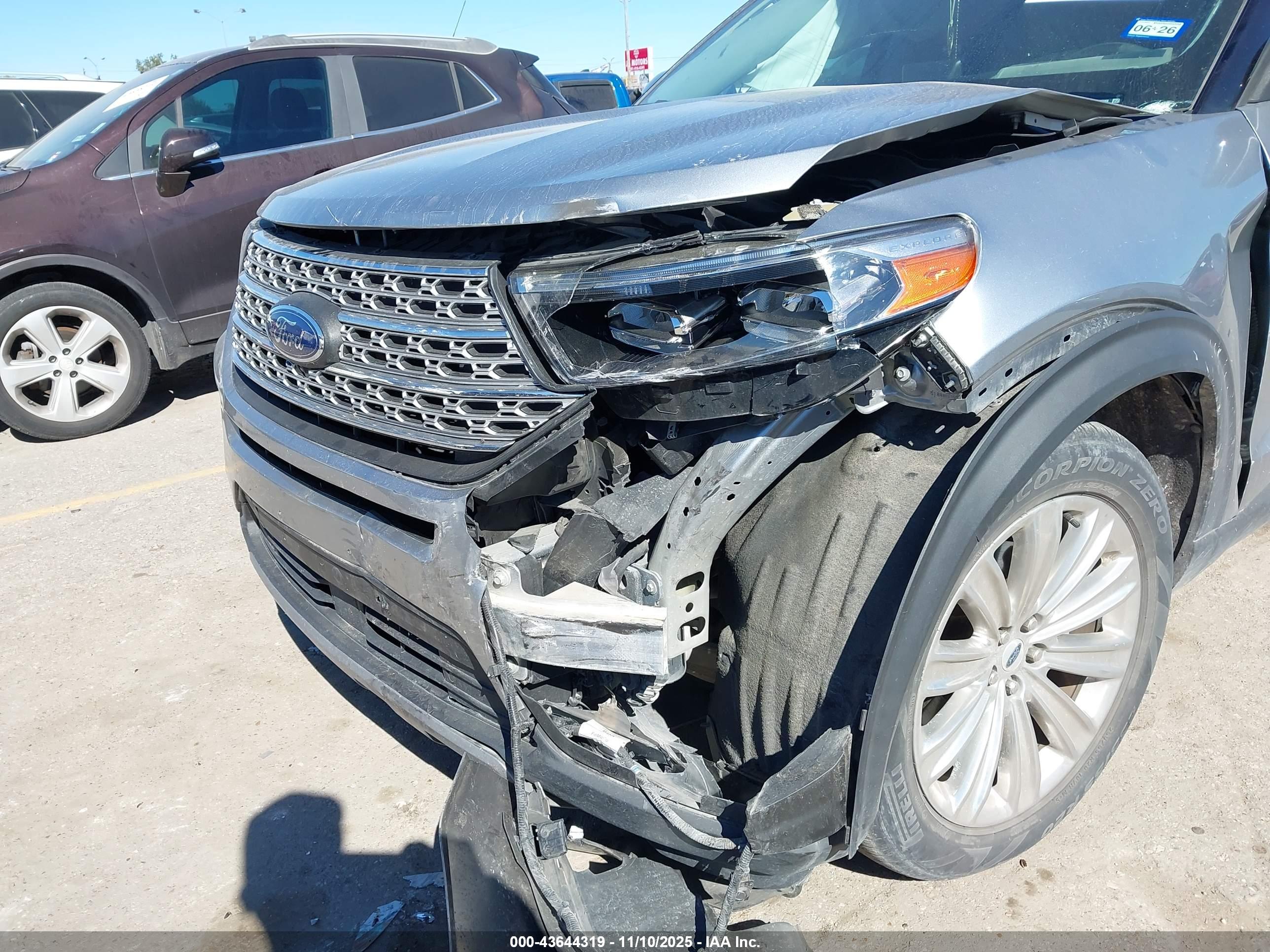 FORD EXPLORER image 6