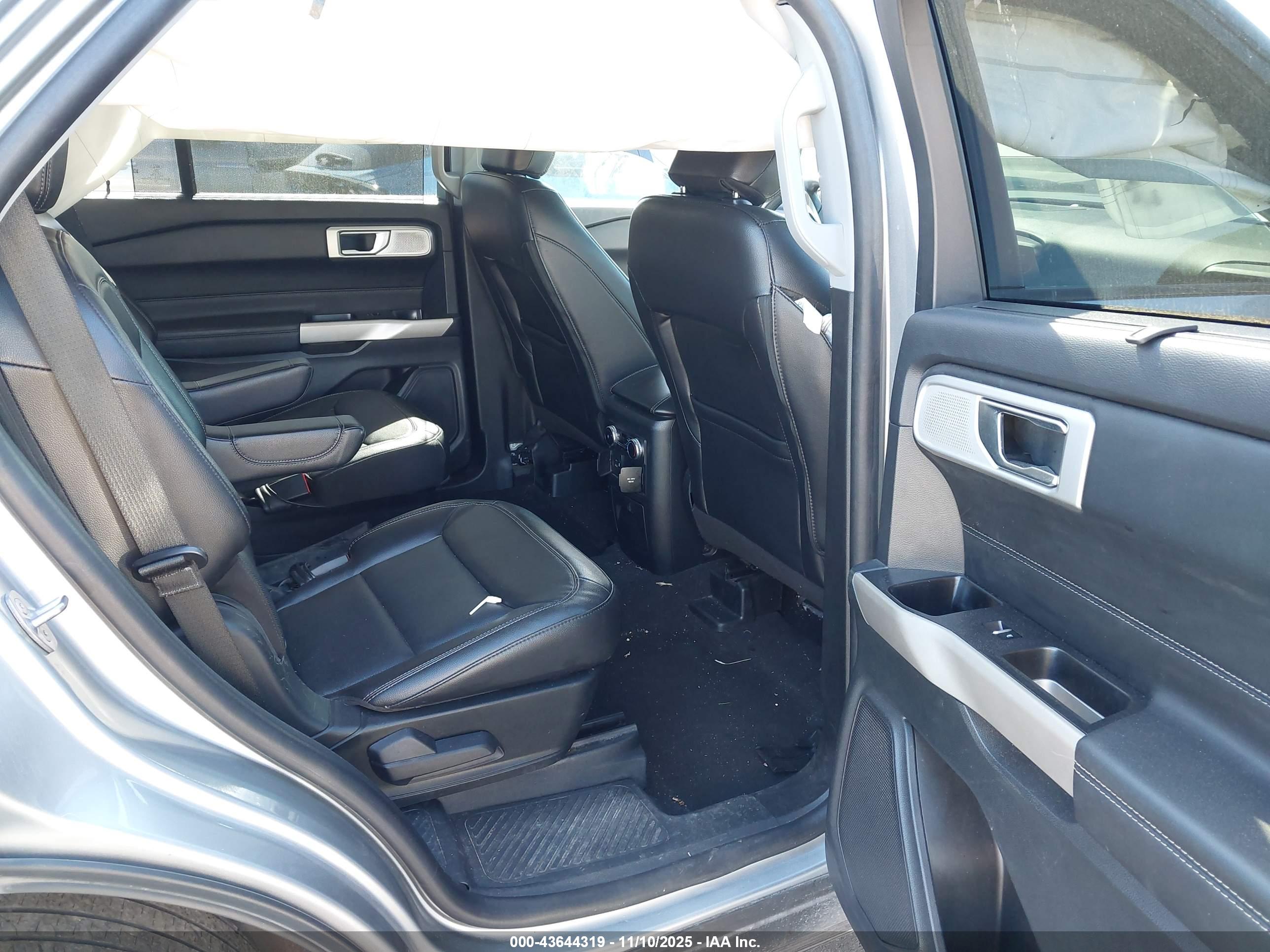 FORD EXPLORER image 8