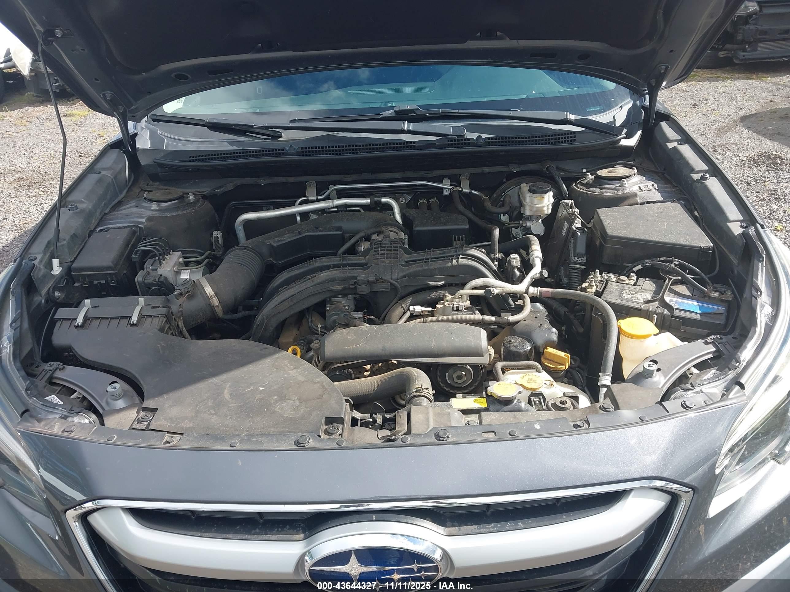 SUBARU OUTBACK image 10