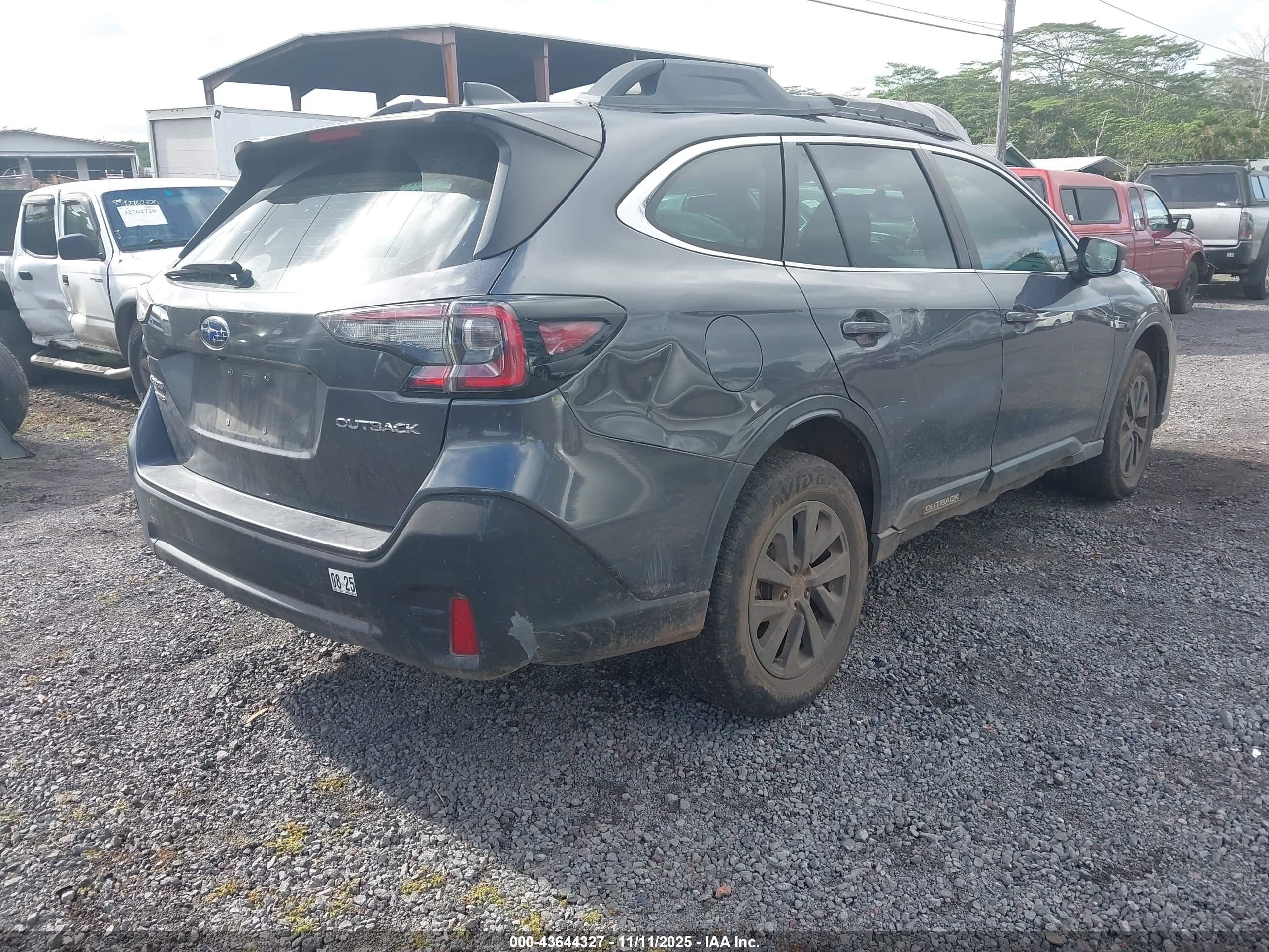 SUBARU OUTBACK image 4