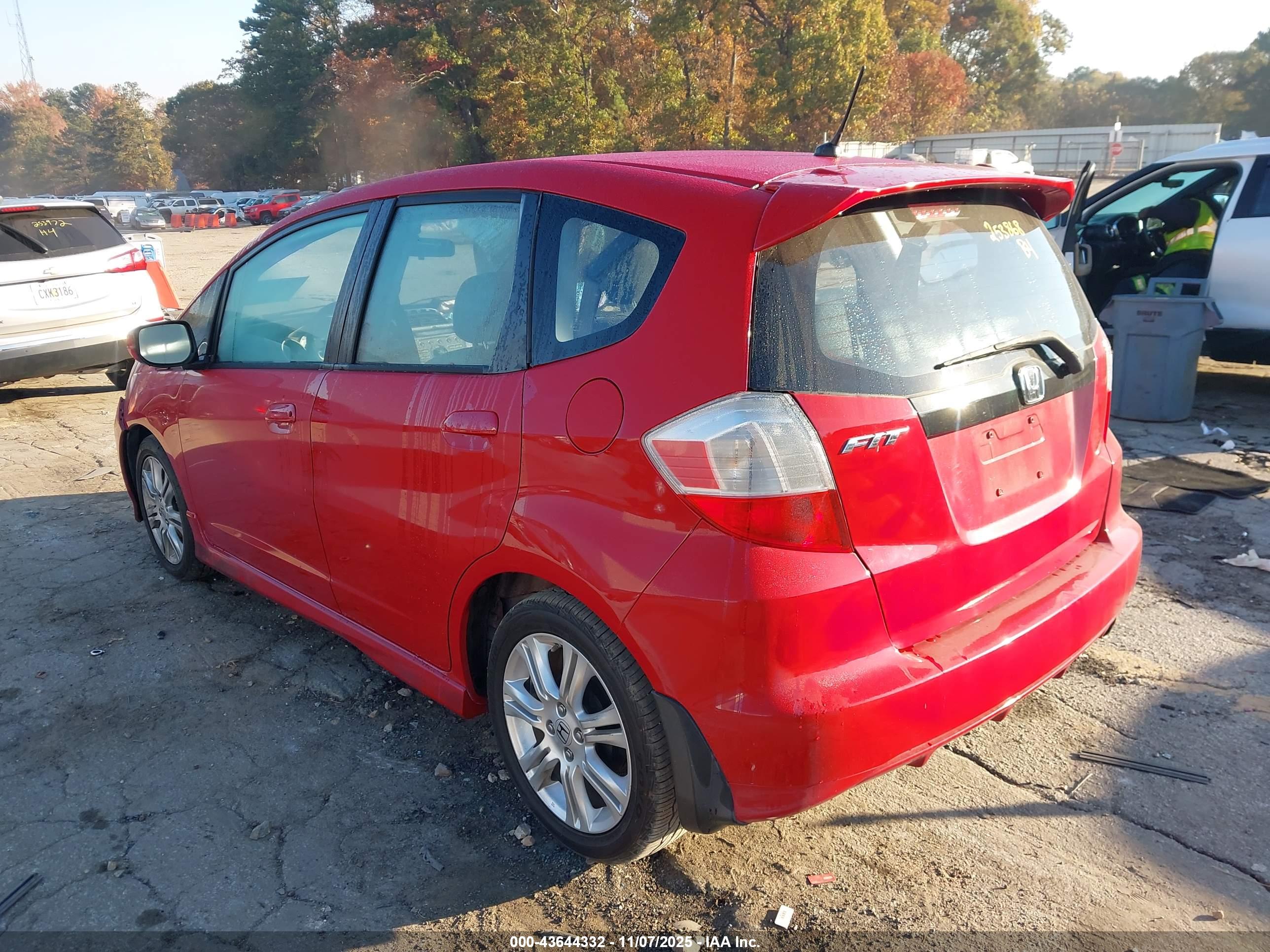 HONDA FIT image 3